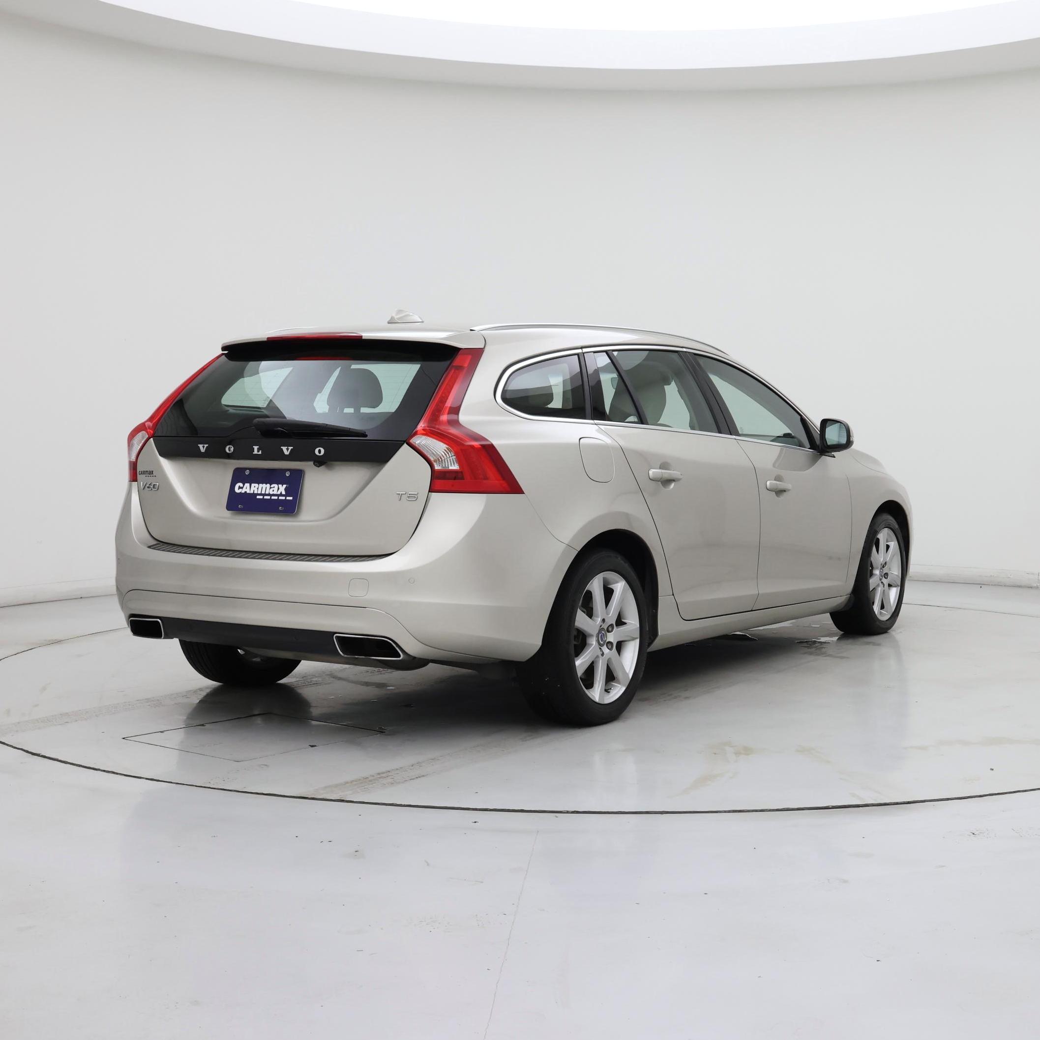 Thumbnail: 2017 Volvo V60 - 8