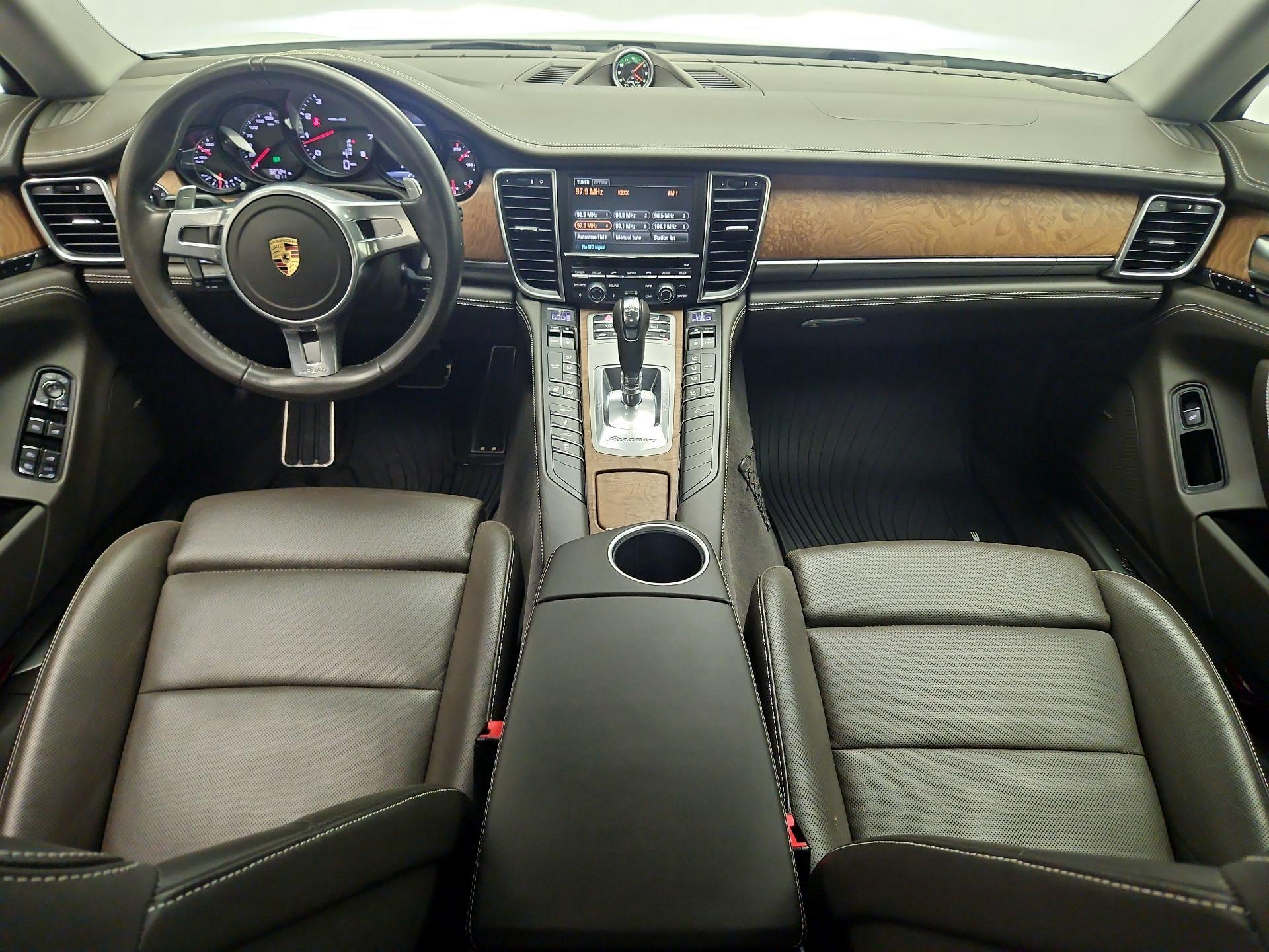 Thumbnail: 2016 Porsche Panamera - 9