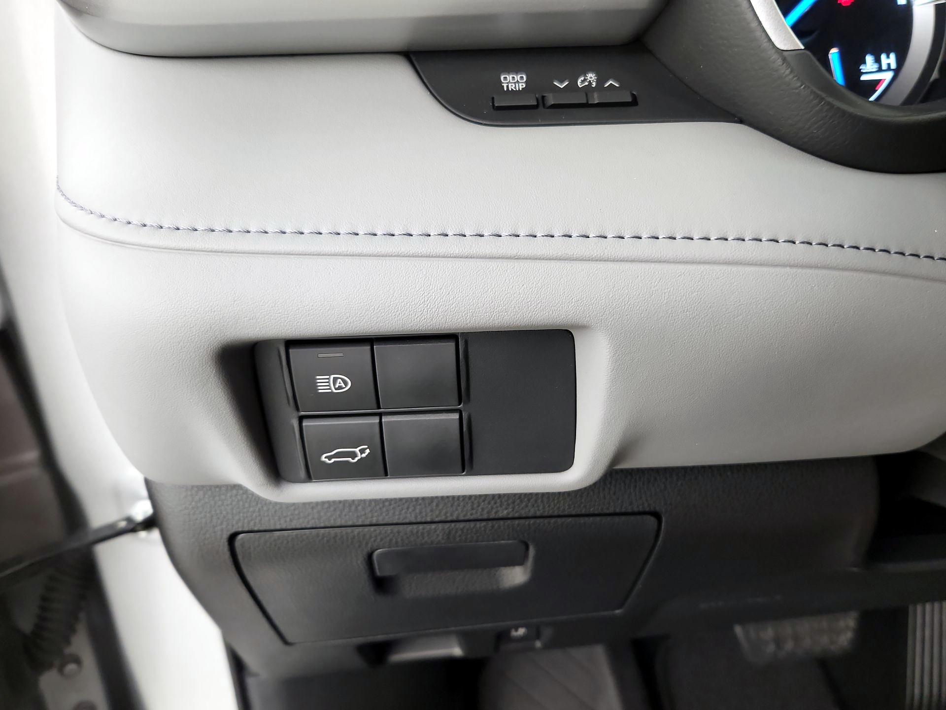 Thumbnail: 2021 Toyota Highlander - 13