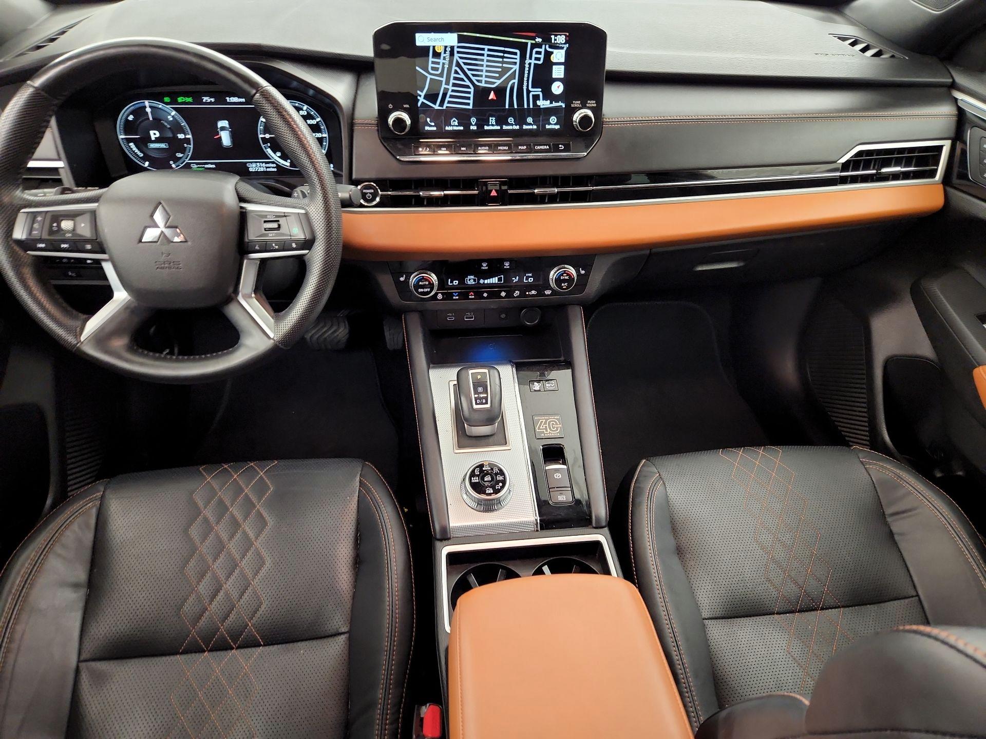 Thumbnail: 2023 Mitsubishi Outlander - 9