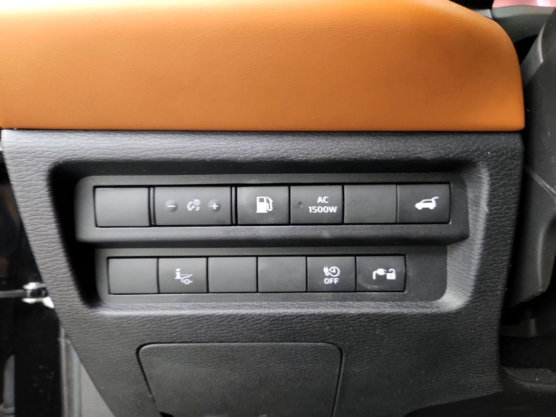 Thumbnail: 2023 Mitsubishi Outlander - 13