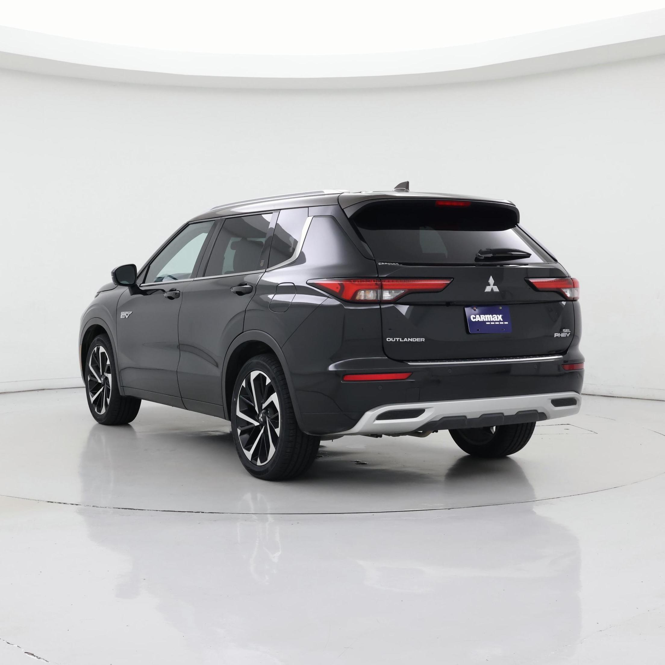 Thumbnail: 2023 Mitsubishi Outlander - 2