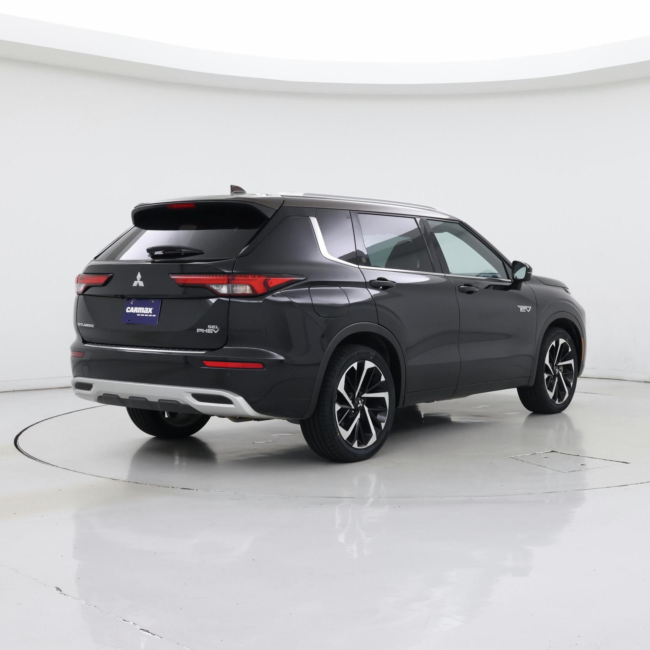Thumbnail: 2023 Mitsubishi Outlander - 8
