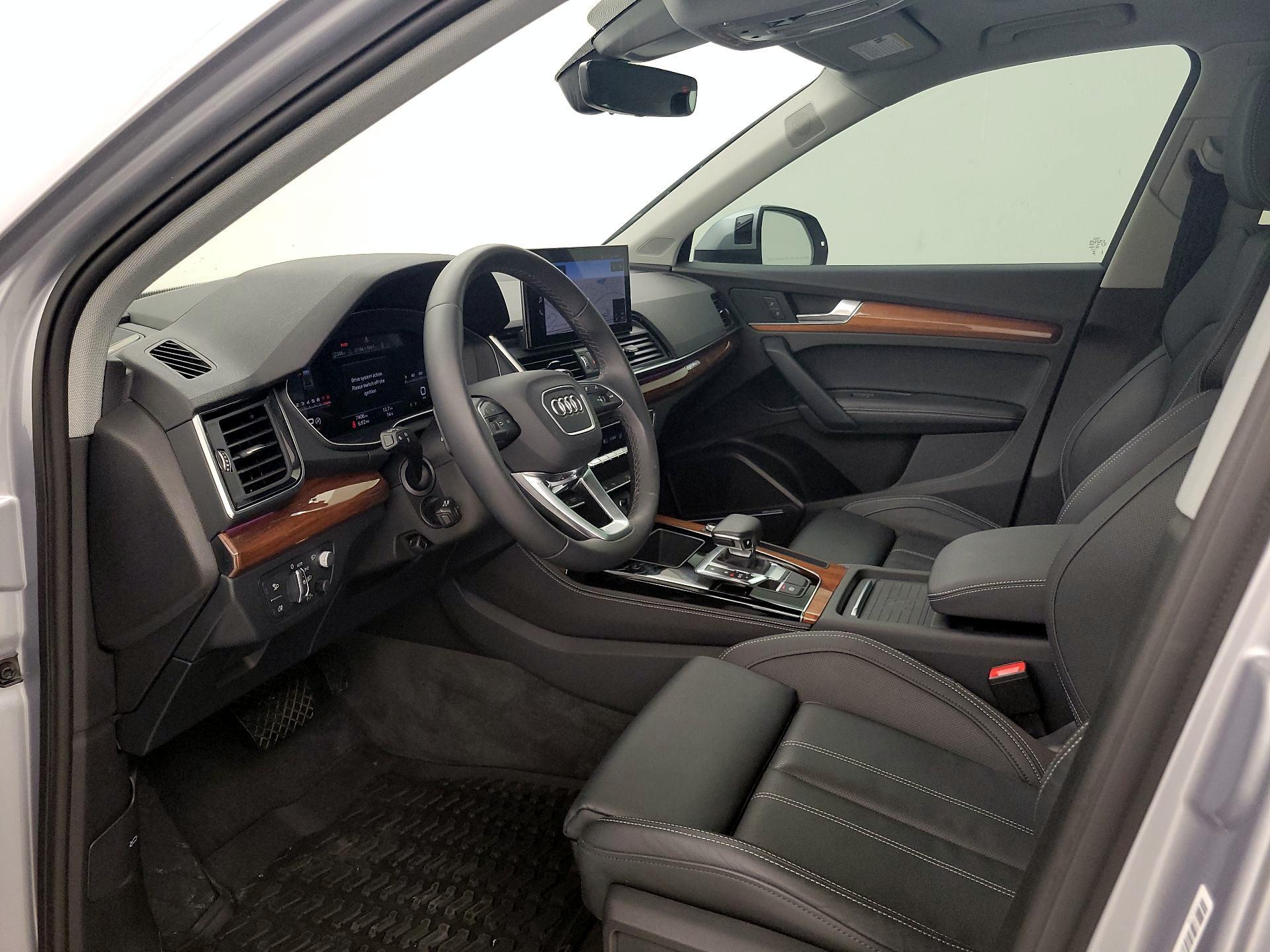 Thumbnail: 2023 Audi Q5 - 11