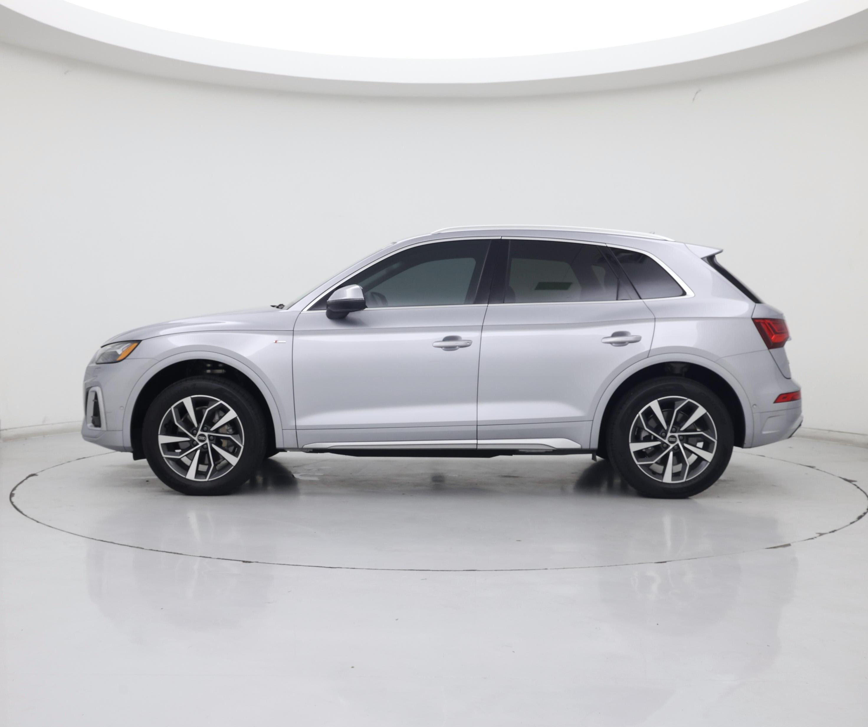 Thumbnail: 2023 Audi Q5 - 3