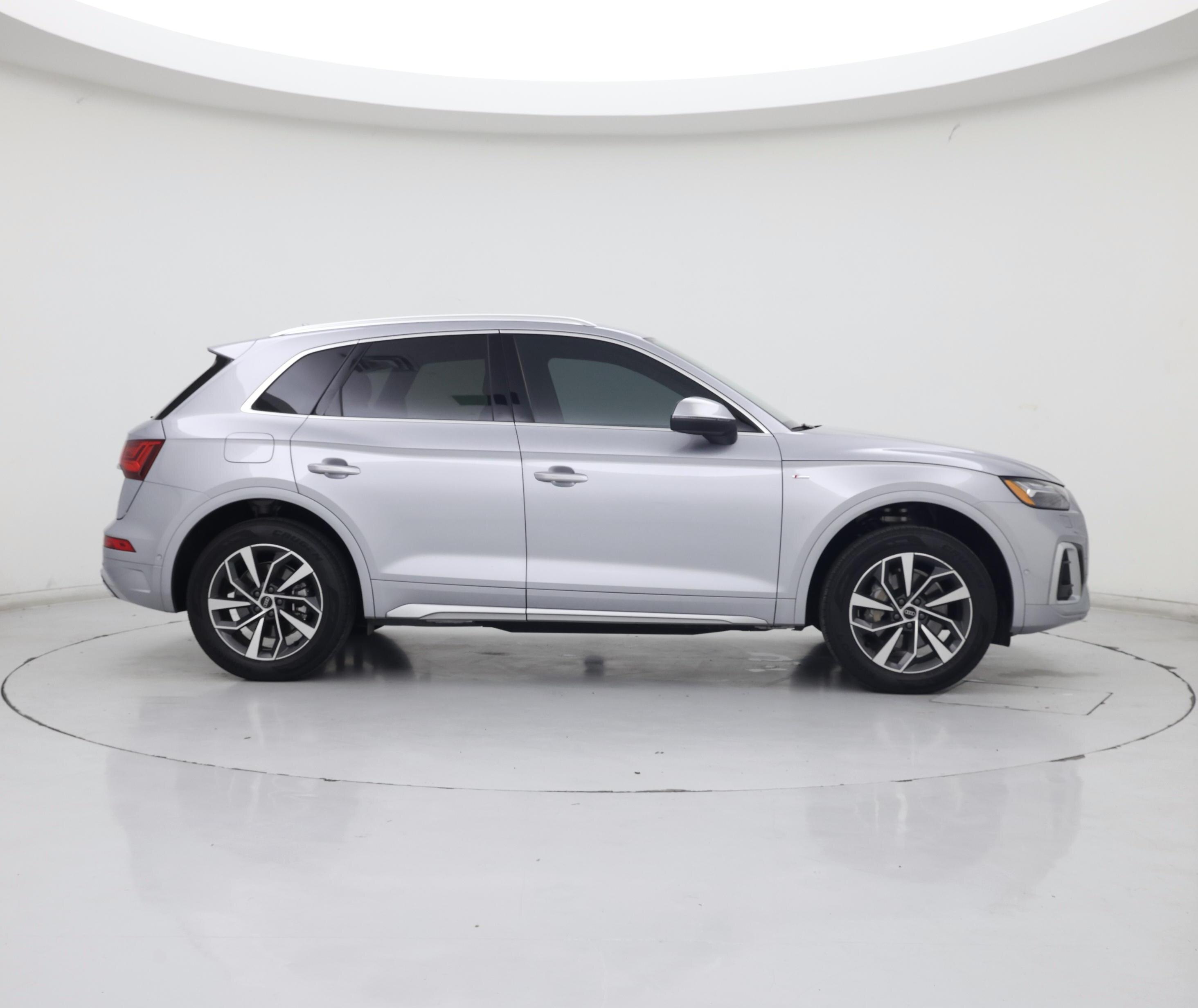 Thumbnail: 2023 Audi Q5 - 7