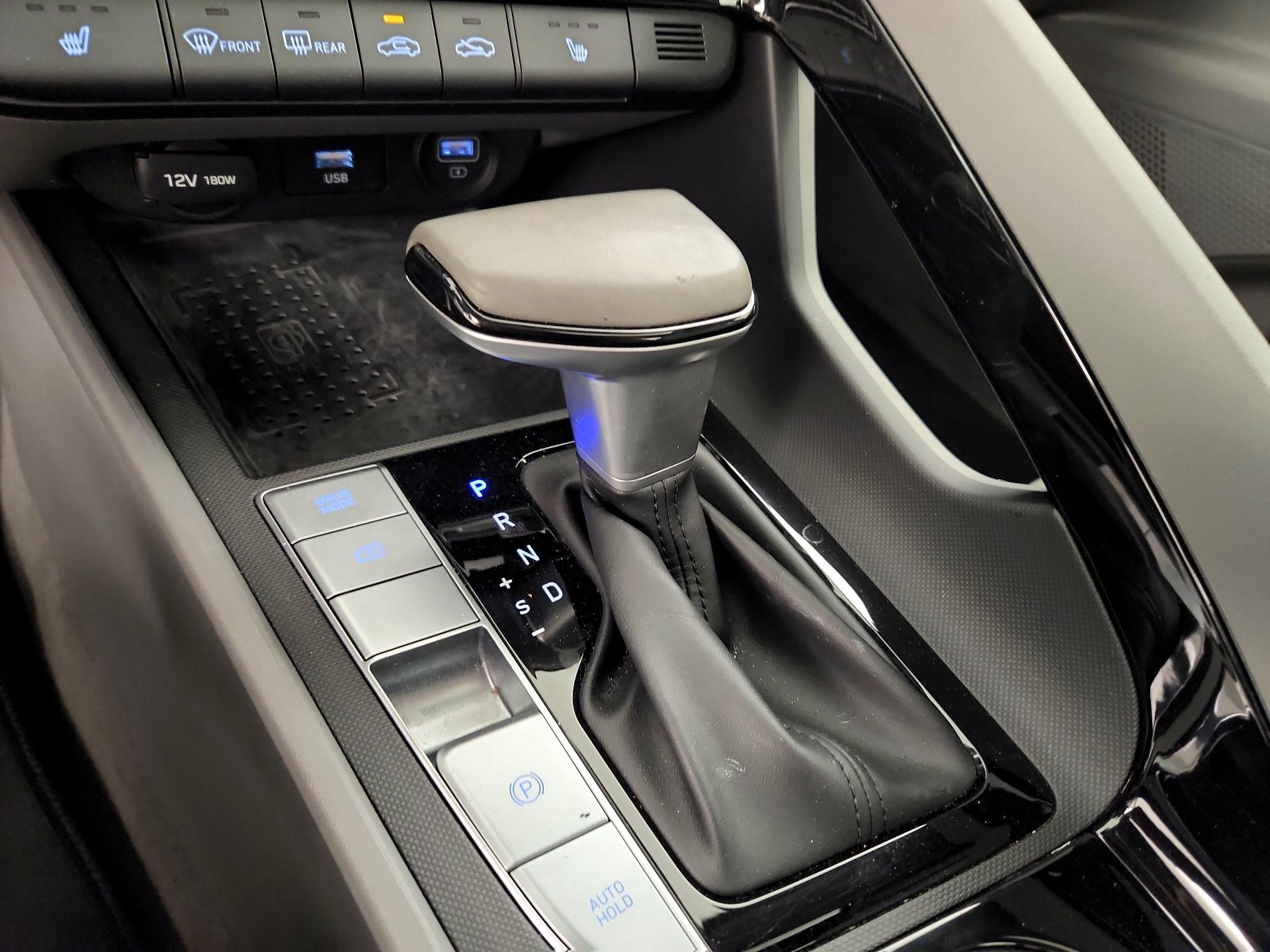 Thumbnail: 2021 Hyundai Elantra - 17
