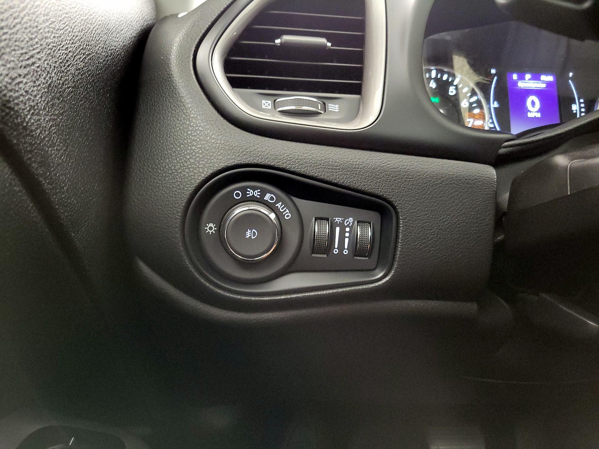 Thumbnail: 2023 Jeep Renegade - 13