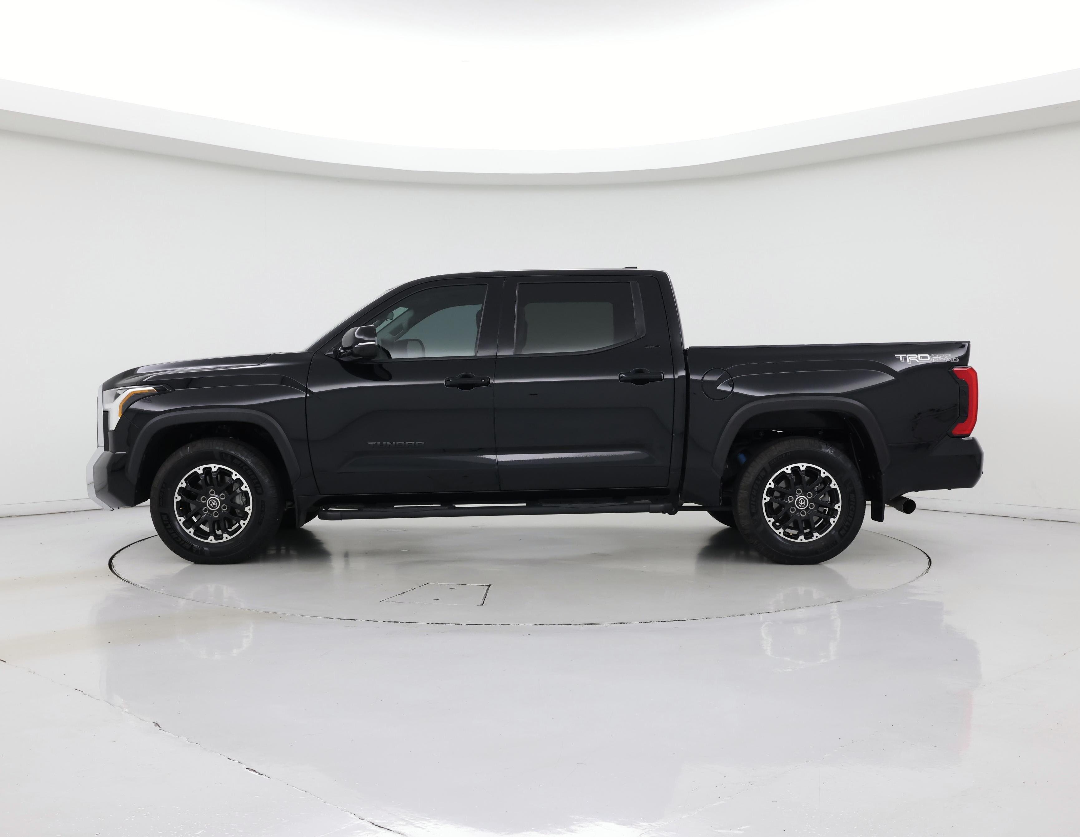 Thumbnail: 2022 Toyota Tundra - 3