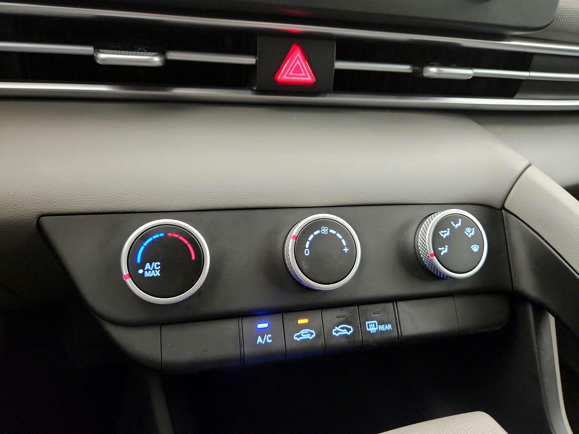 Thumbnail: 2024 Hyundai Elantra - 16