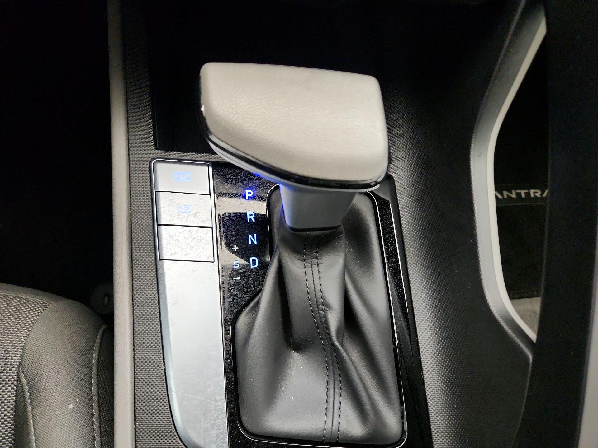 Thumbnail: 2024 Hyundai Elantra - 17