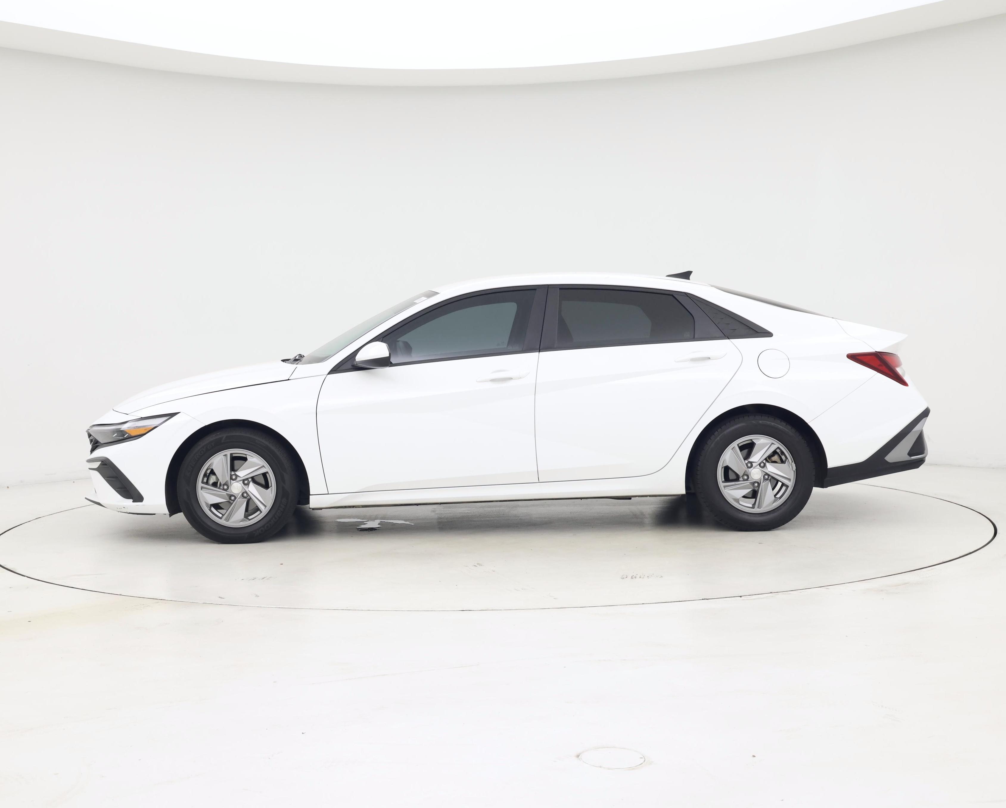 Thumbnail: 2024 Hyundai Elantra - 3