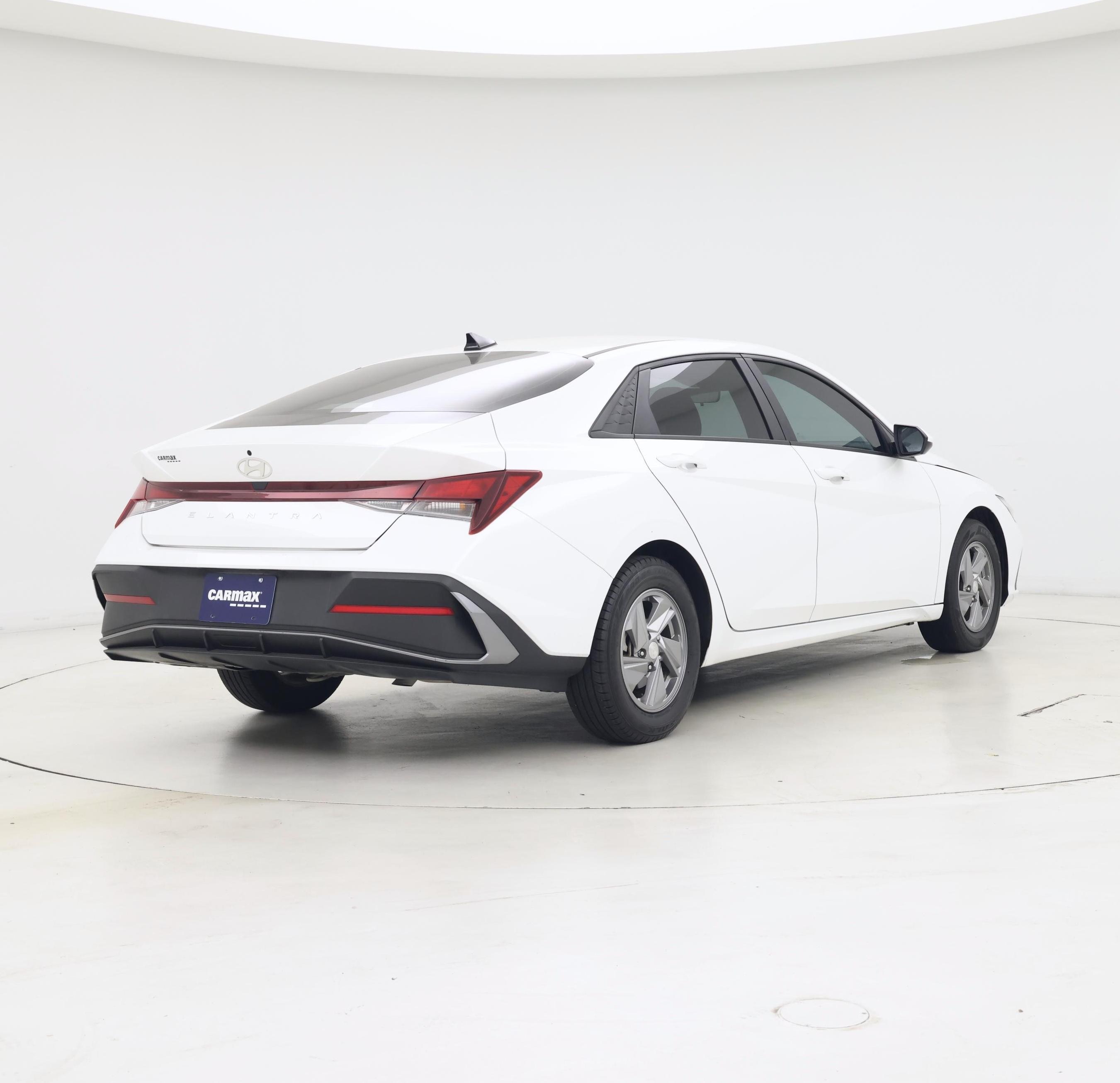 Thumbnail: 2024 Hyundai Elantra - 8