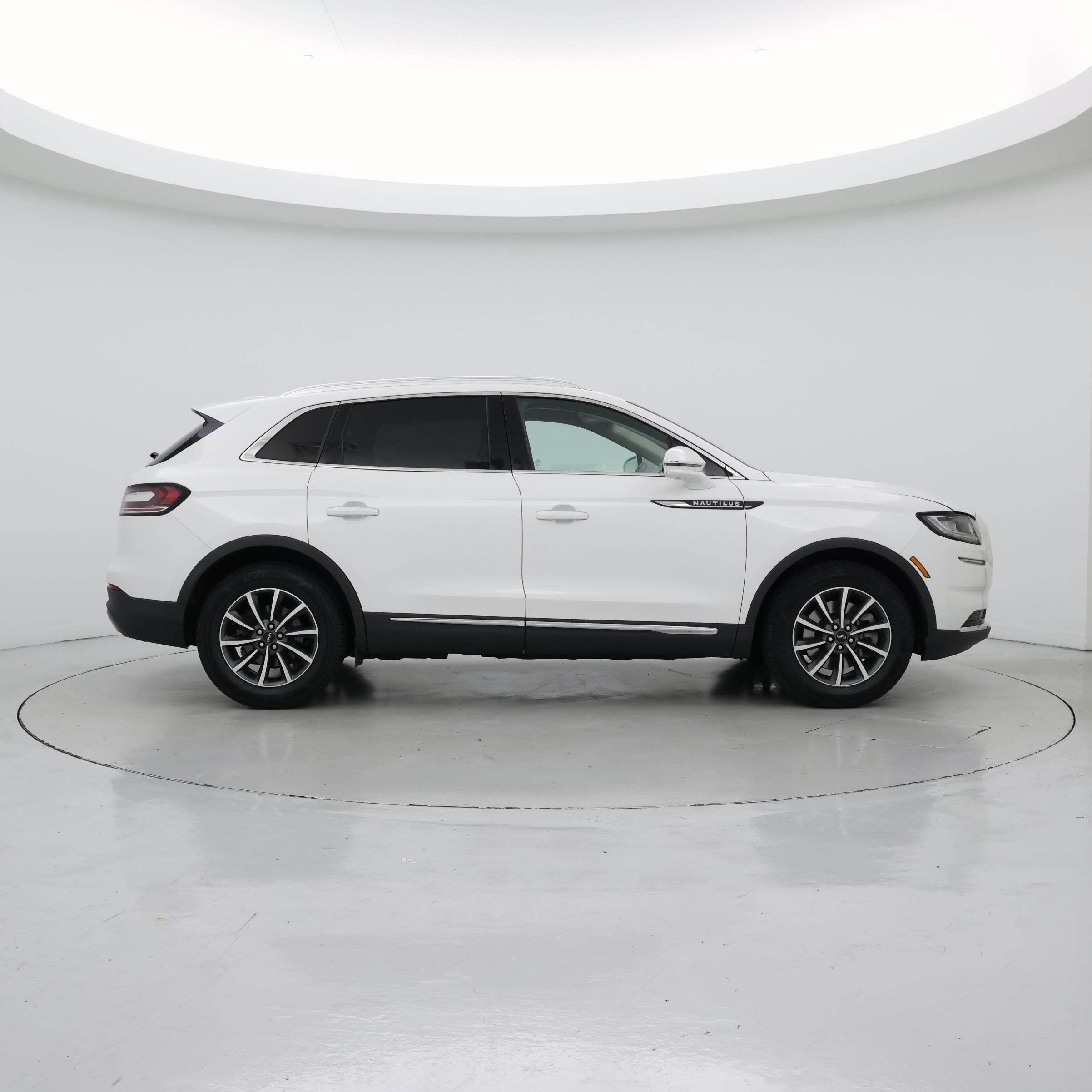 Thumbnail: 2021 Lincoln Nautilus - 7