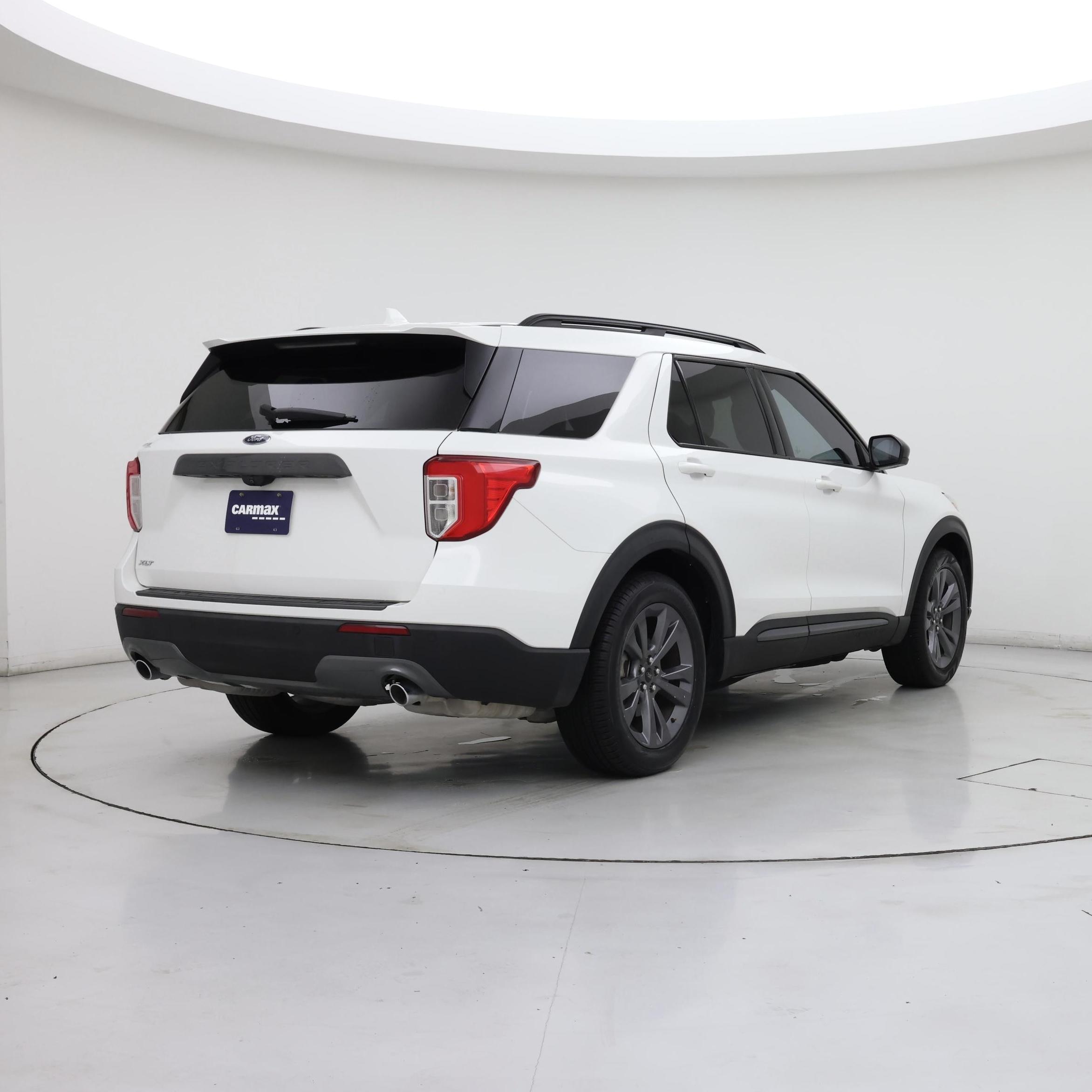 Thumbnail: 2022 Ford Explorer - 8