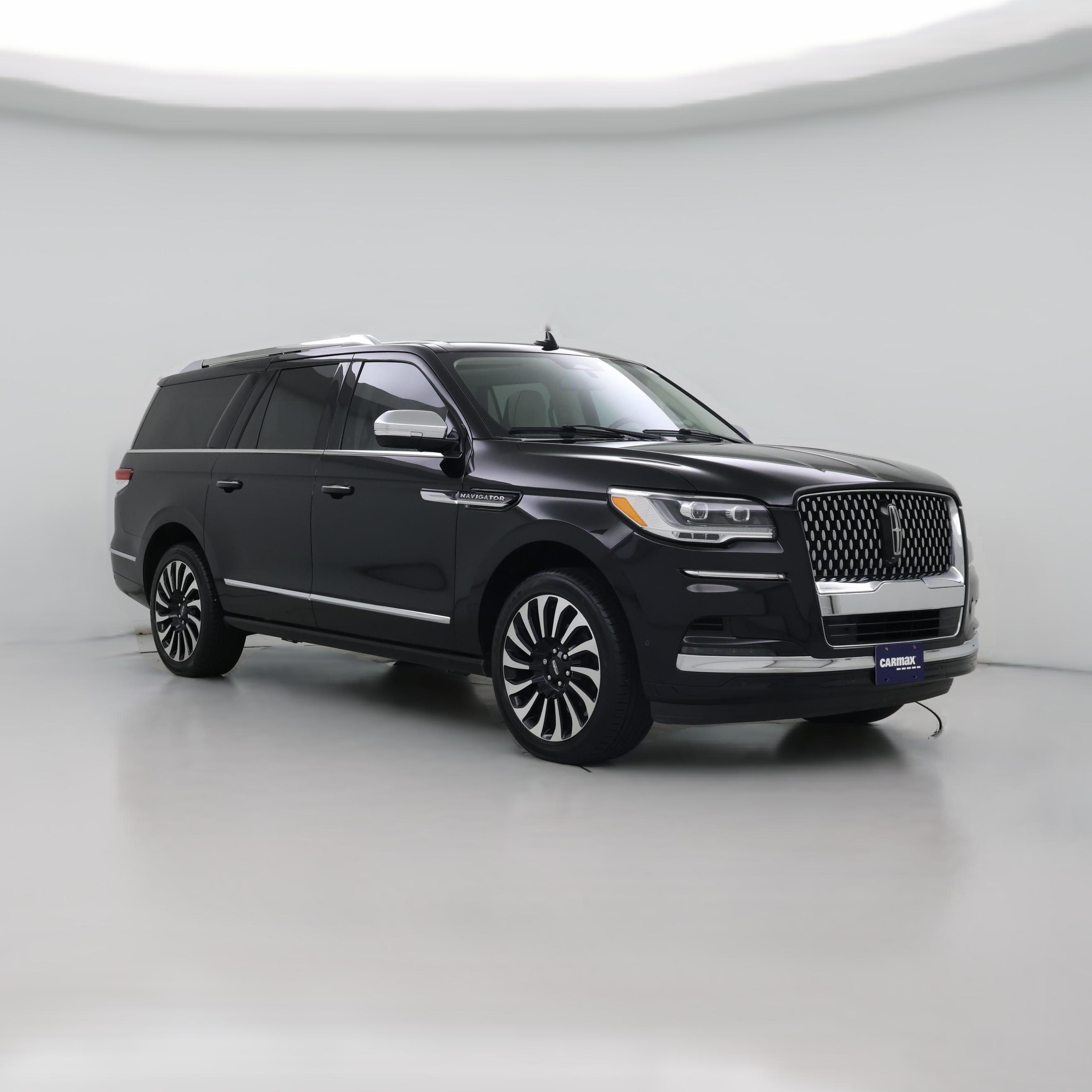 Thumbnail: 2023 Lincoln Navigator L - 1