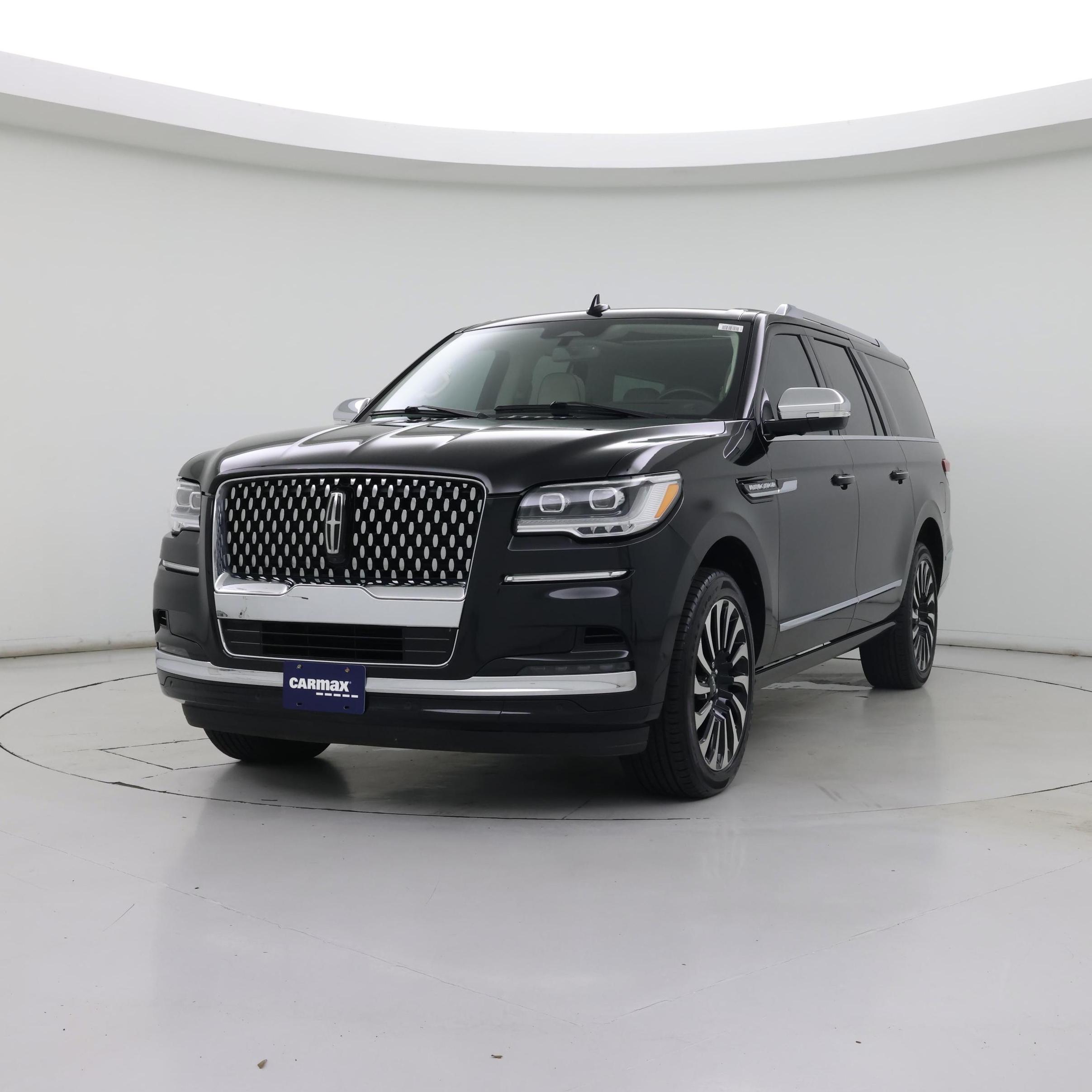 Thumbnail: 2023 Lincoln Navigator L - 4