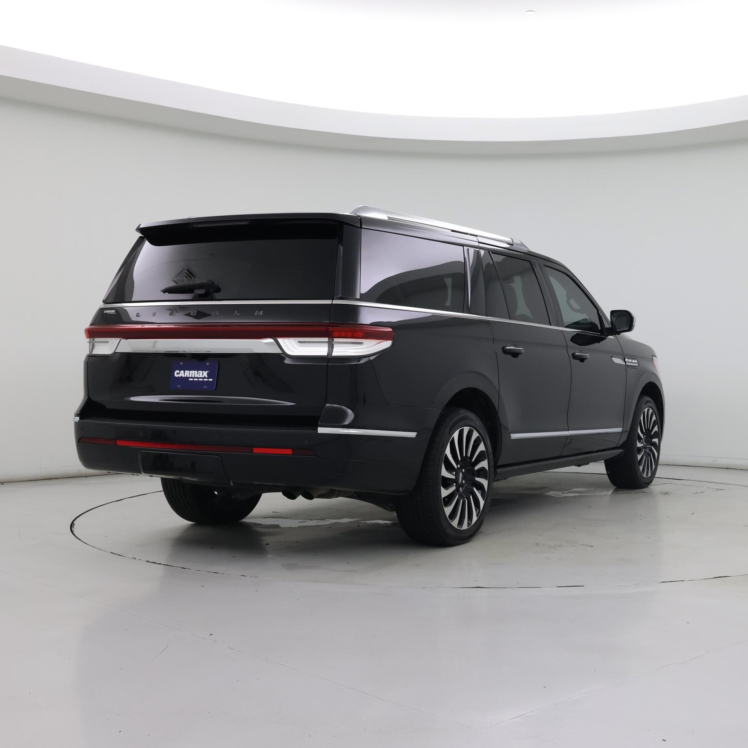 Thumbnail: 2023 Lincoln Navigator L - 8