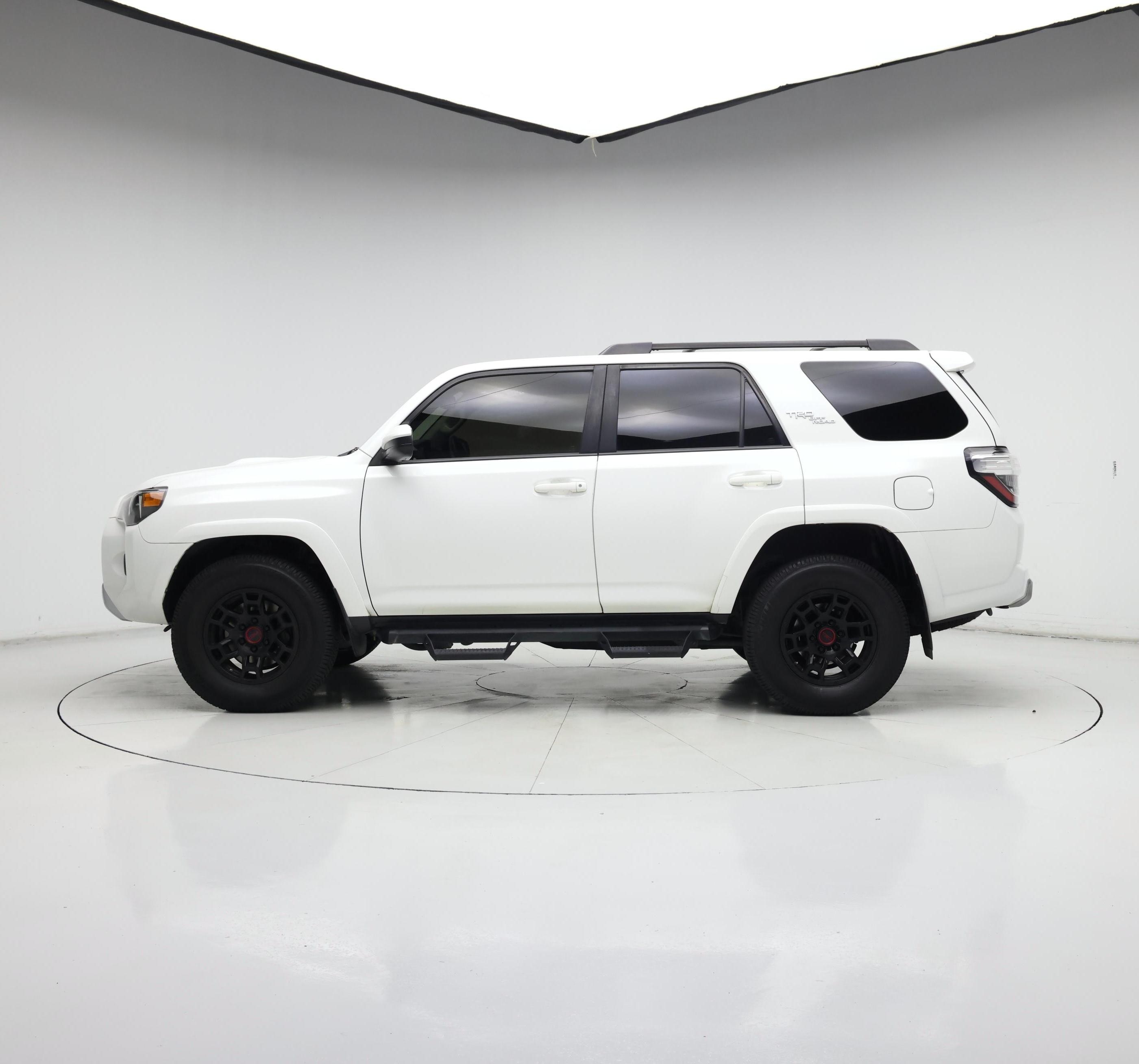 Thumbnail: 2022 Toyota 4Runner - 3