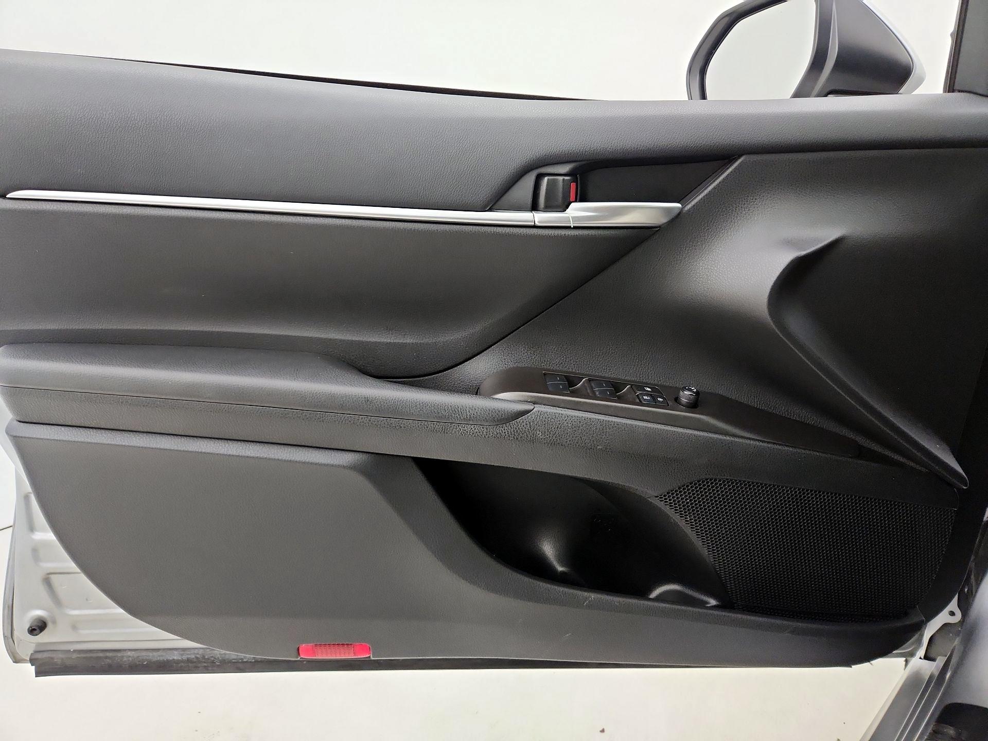 Thumbnail: 2019 Toyota Camry - 12