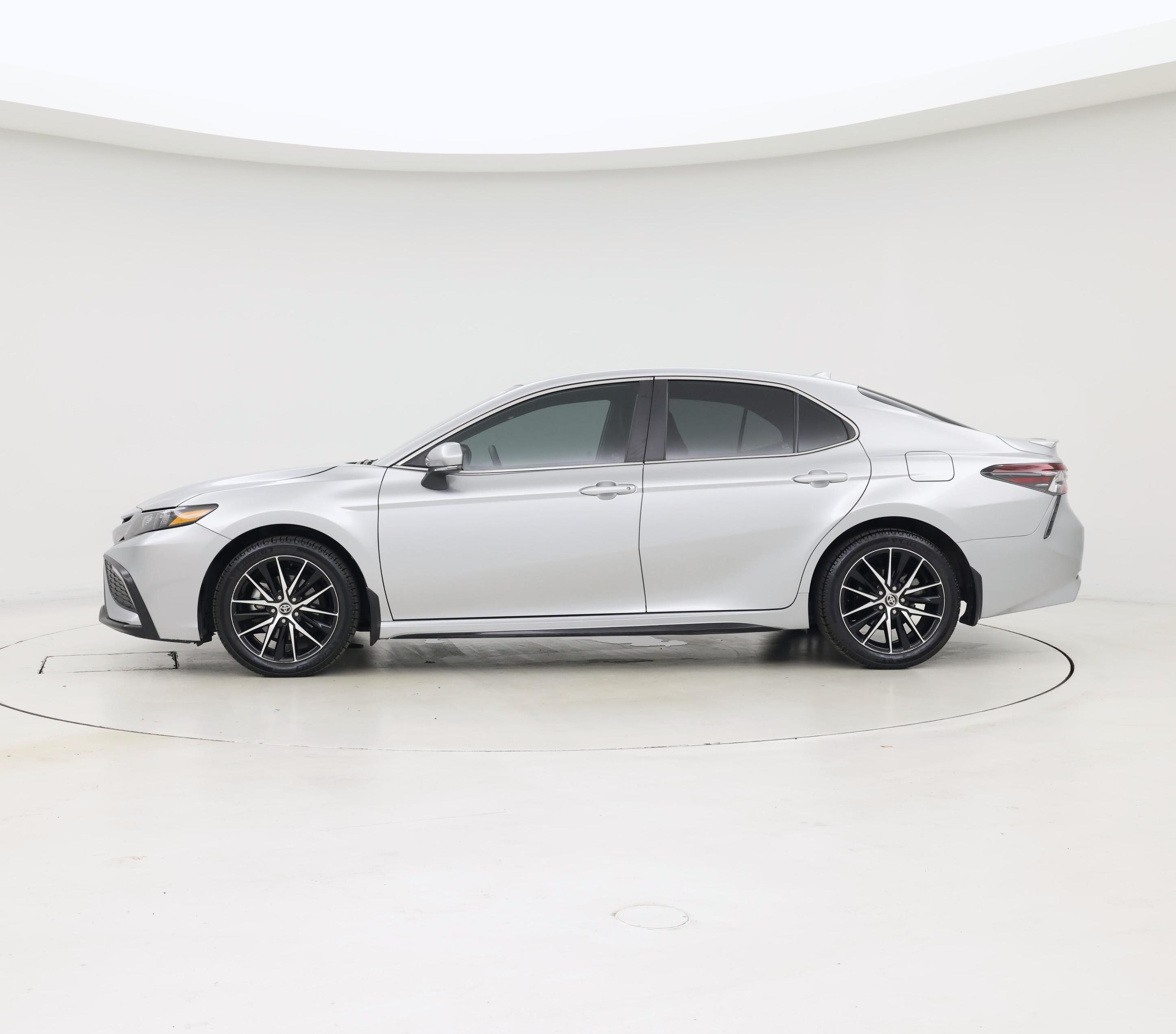 Thumbnail: 2019 Toyota Camry - 3