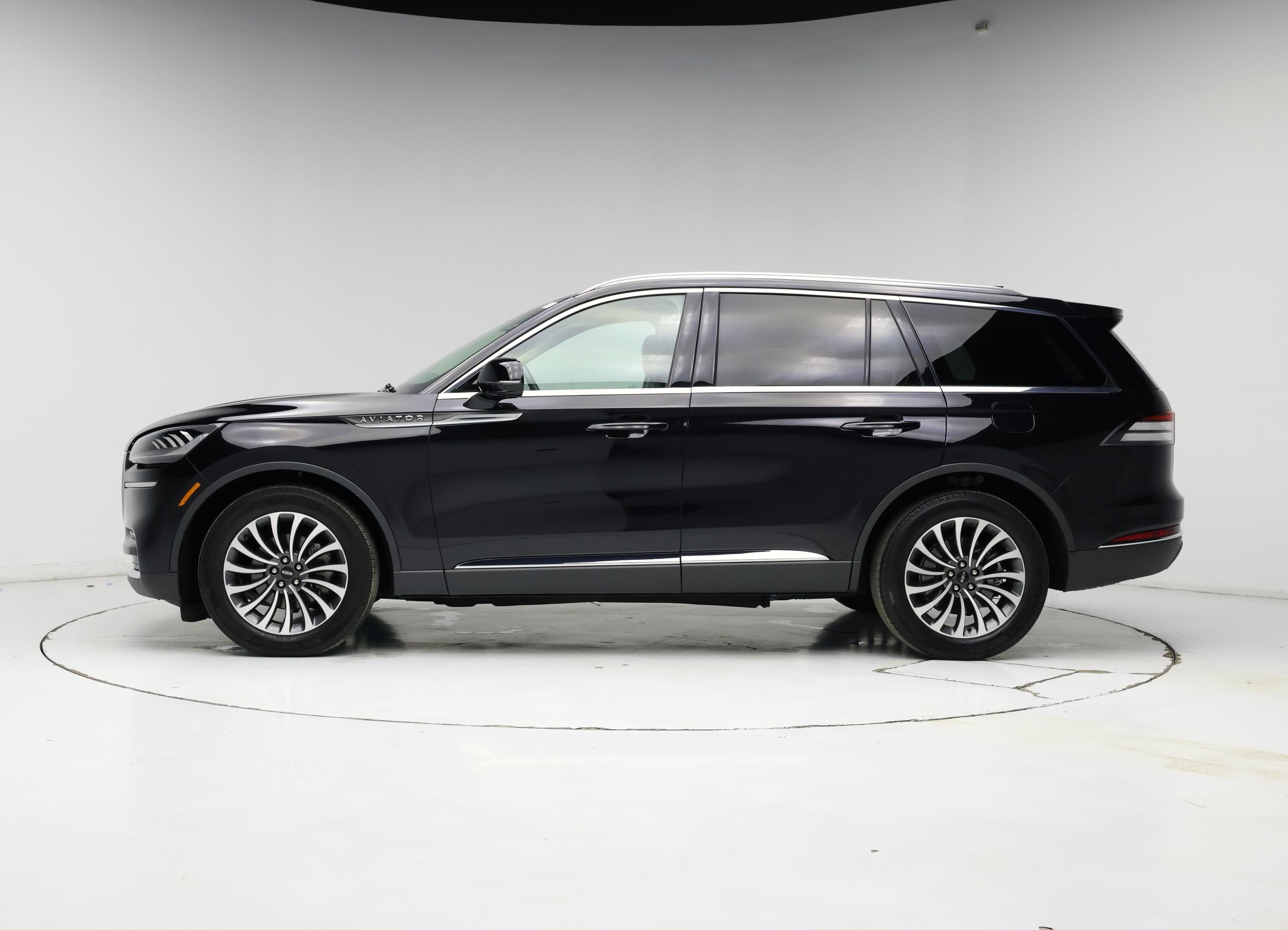 Thumbnail: 2024 Lincoln Aviator - 3
