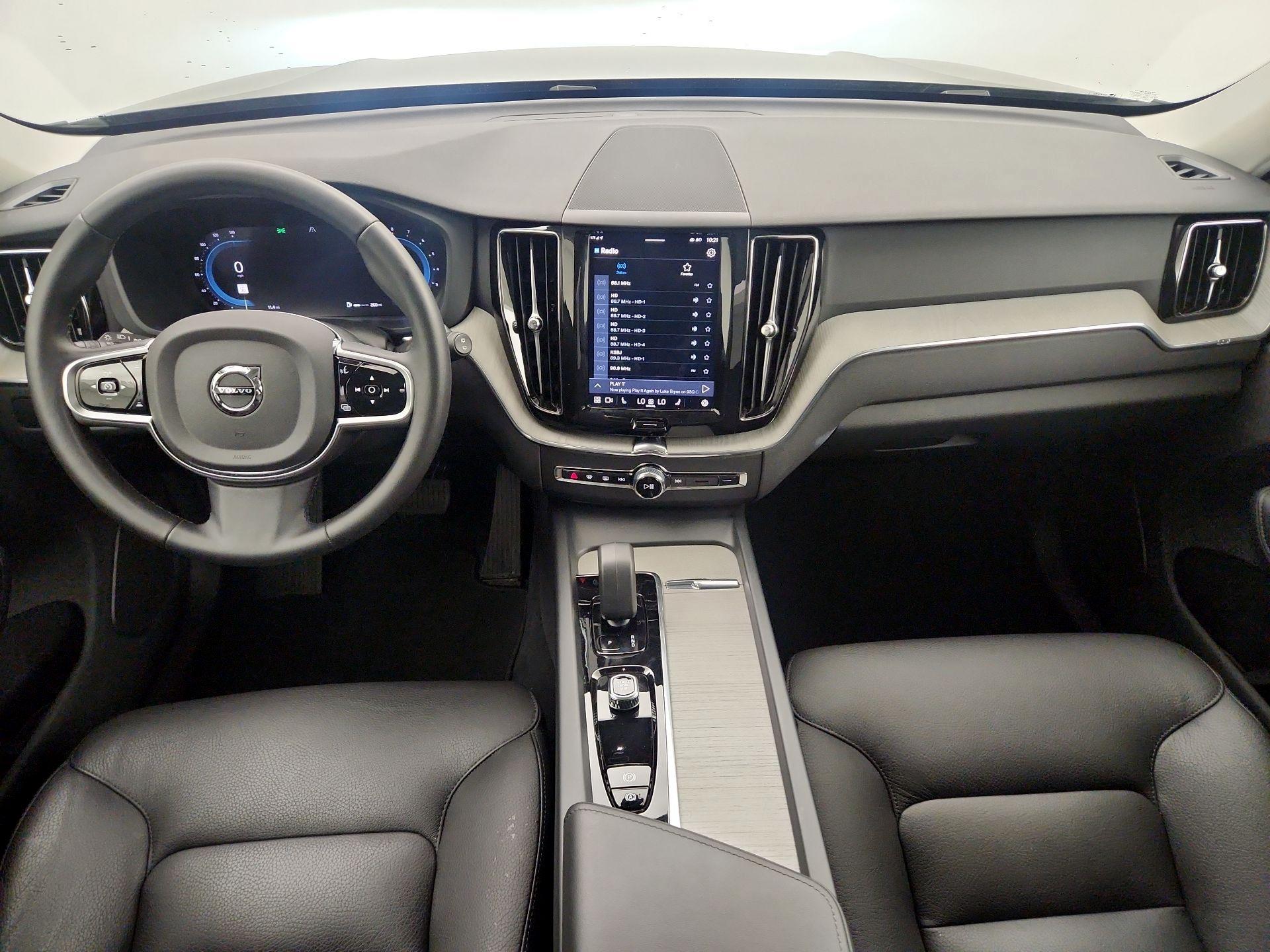 Thumbnail: 2025 Volvo XC60 - 9
