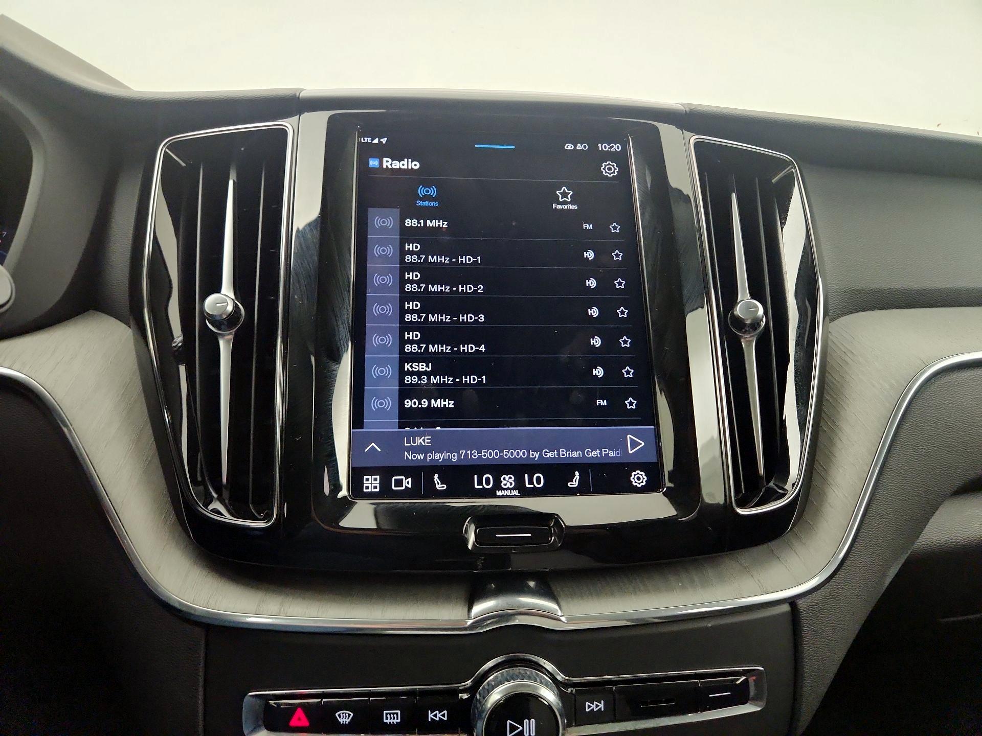 Thumbnail: 2025 Volvo XC60 - 13