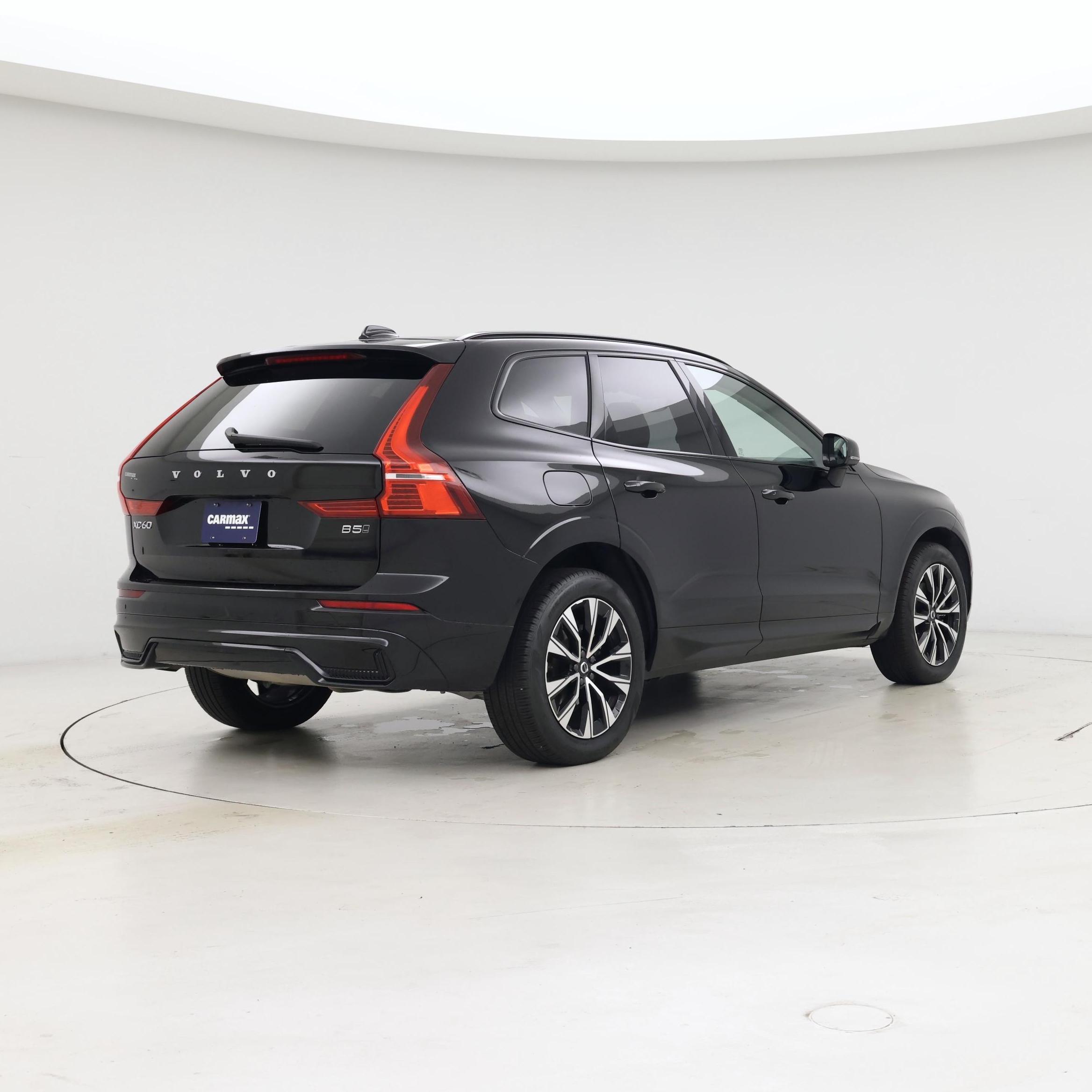 Thumbnail: 2025 Volvo XC60 - 8