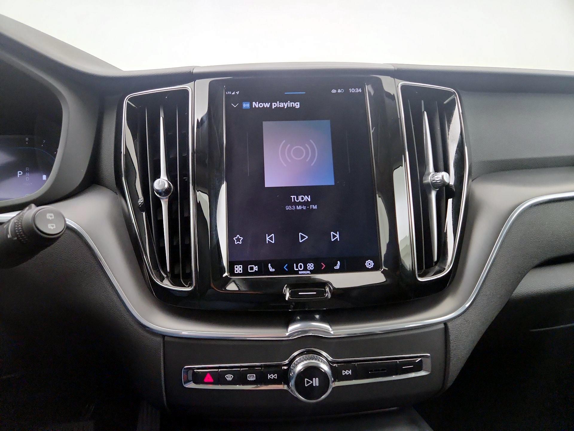 Thumbnail: 2025 Volvo XC60 - 13