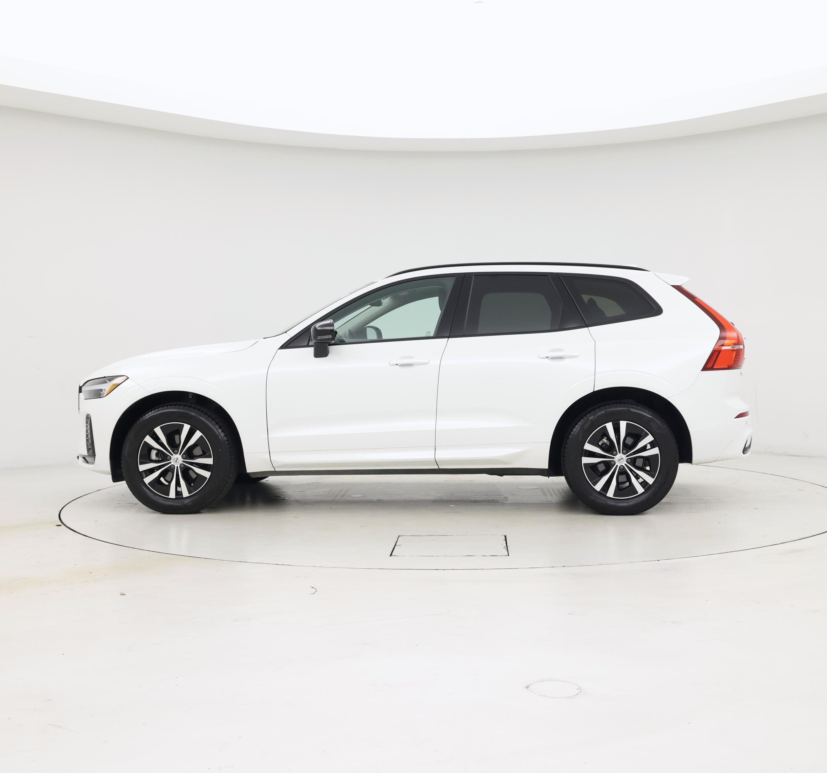 Thumbnail: 2025 Volvo XC60 - 3