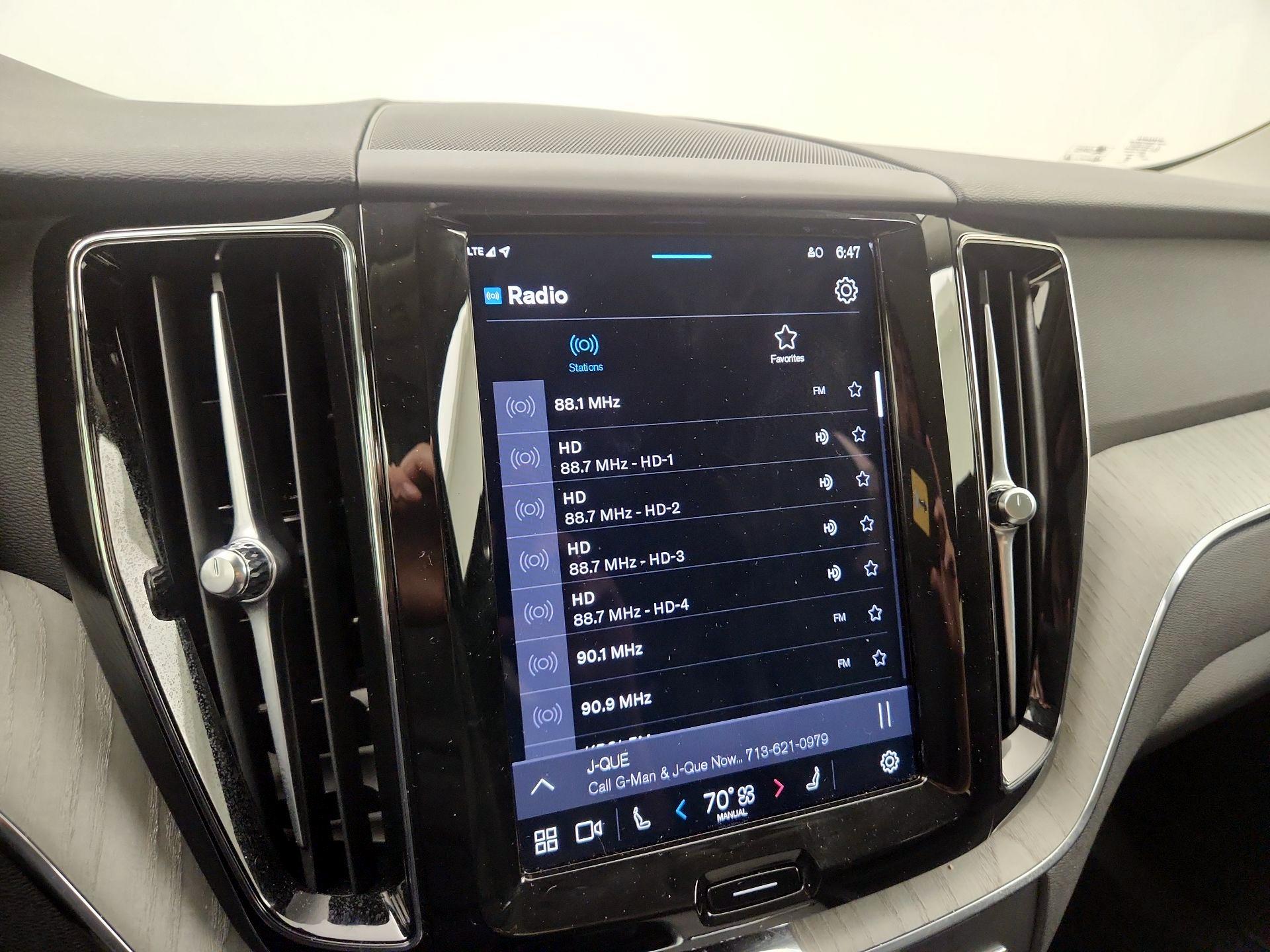 Thumbnail: 2025 Volvo XC60 - 14