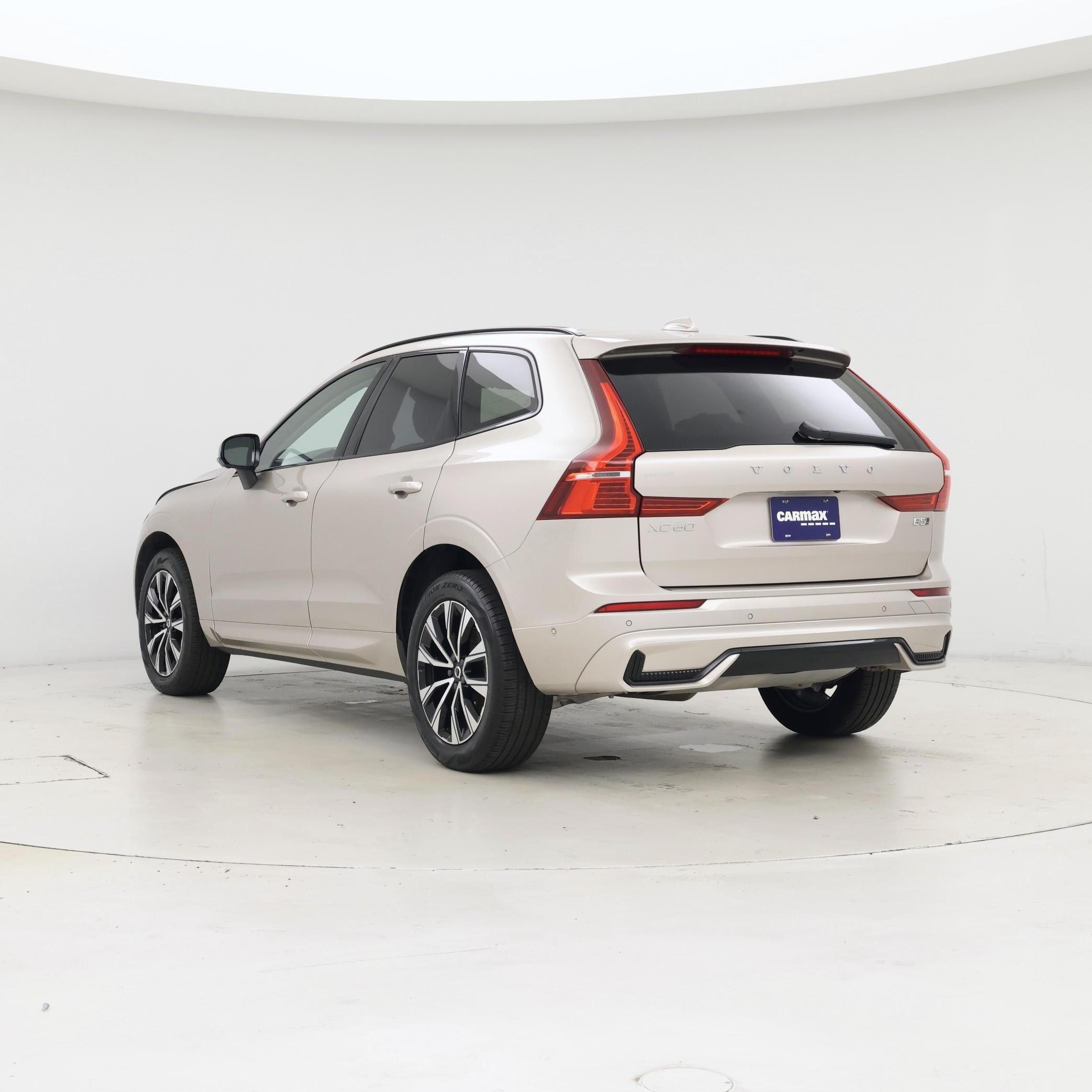 Thumbnail: 2025 Volvo XC60 - 2