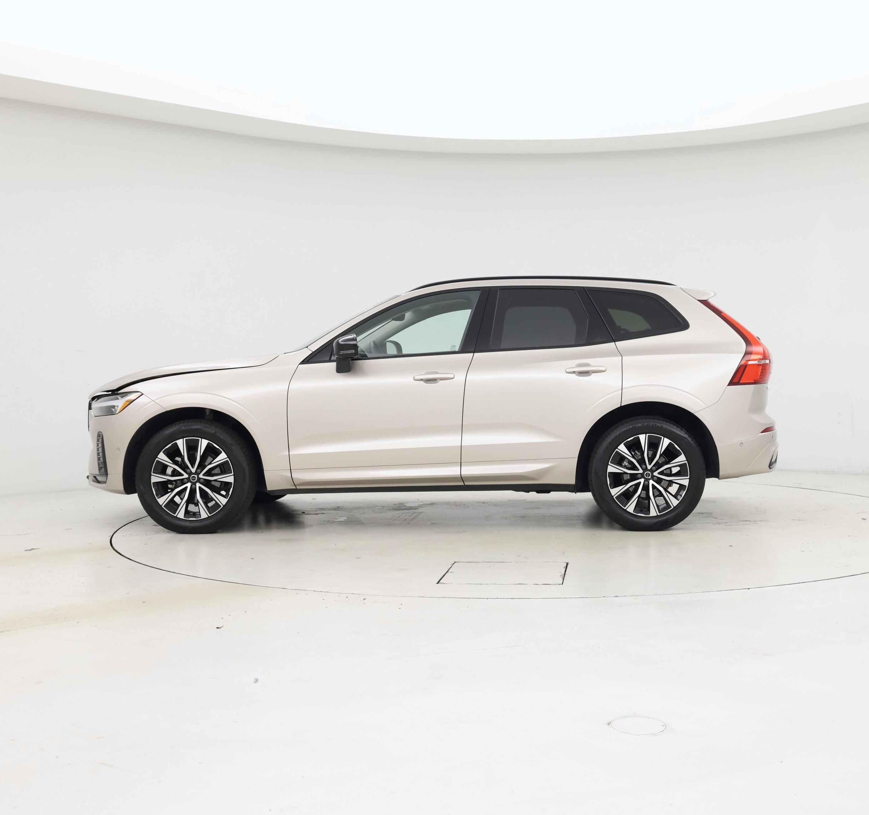 Thumbnail: 2025 Volvo XC60 - 3