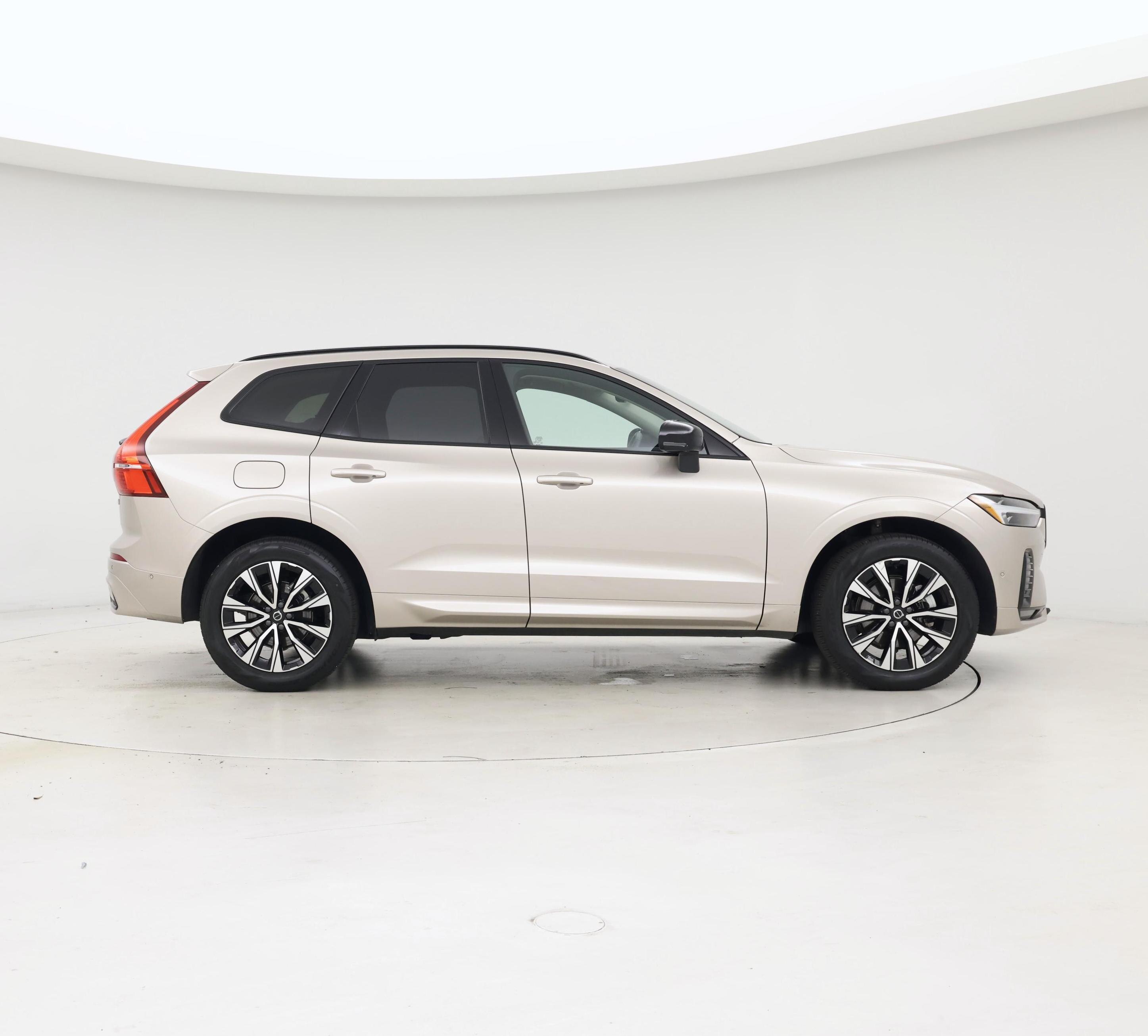 Thumbnail: 2025 Volvo XC60 - 7