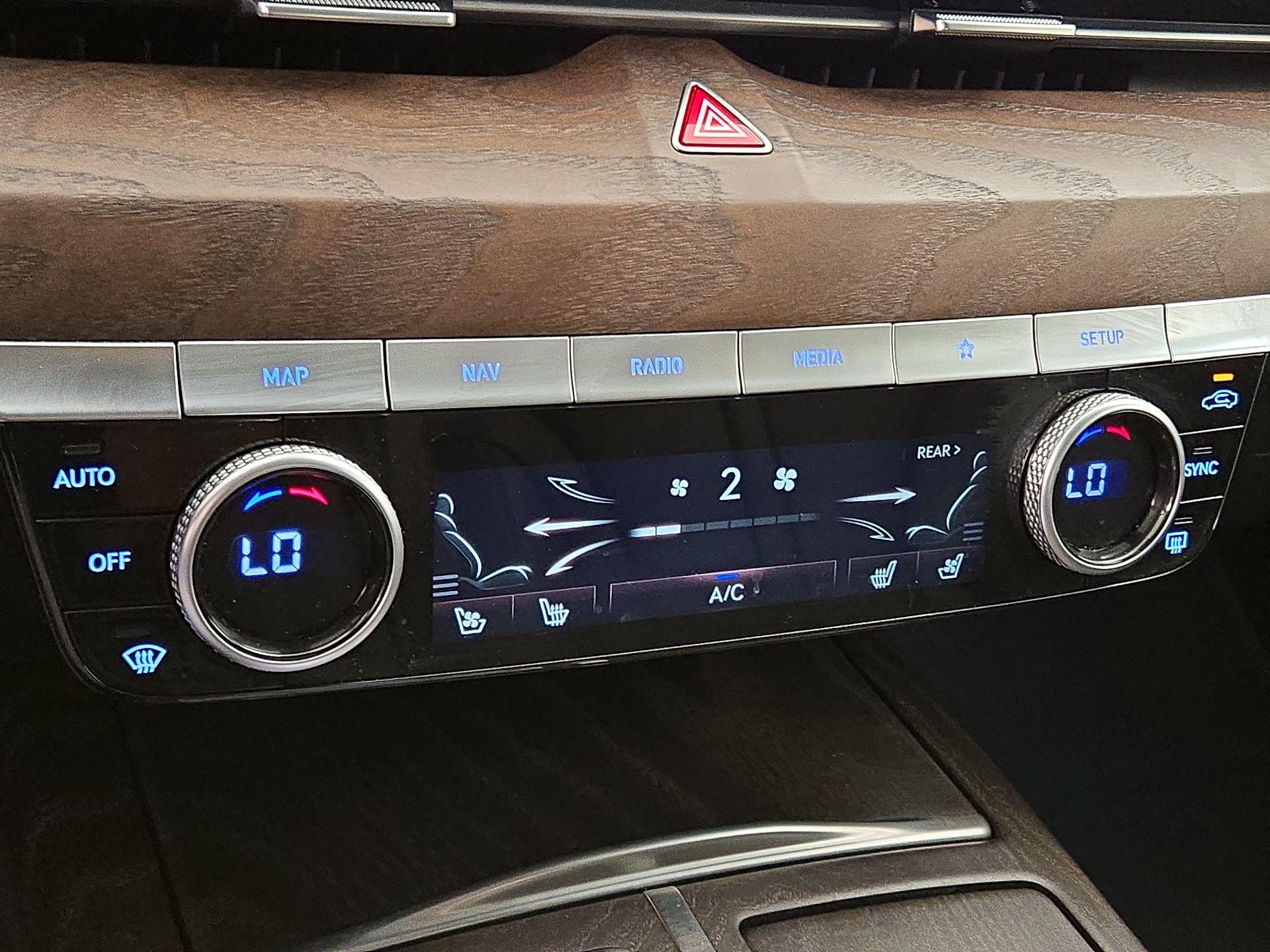 Thumbnail: 2023 Genesis G80 - 17