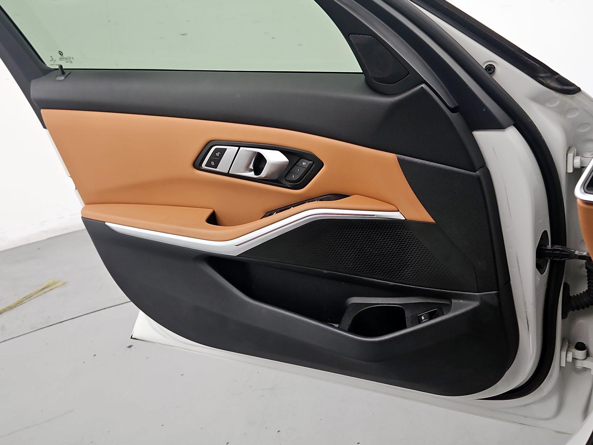 Thumbnail: 2022 BMW 3 Series - 12