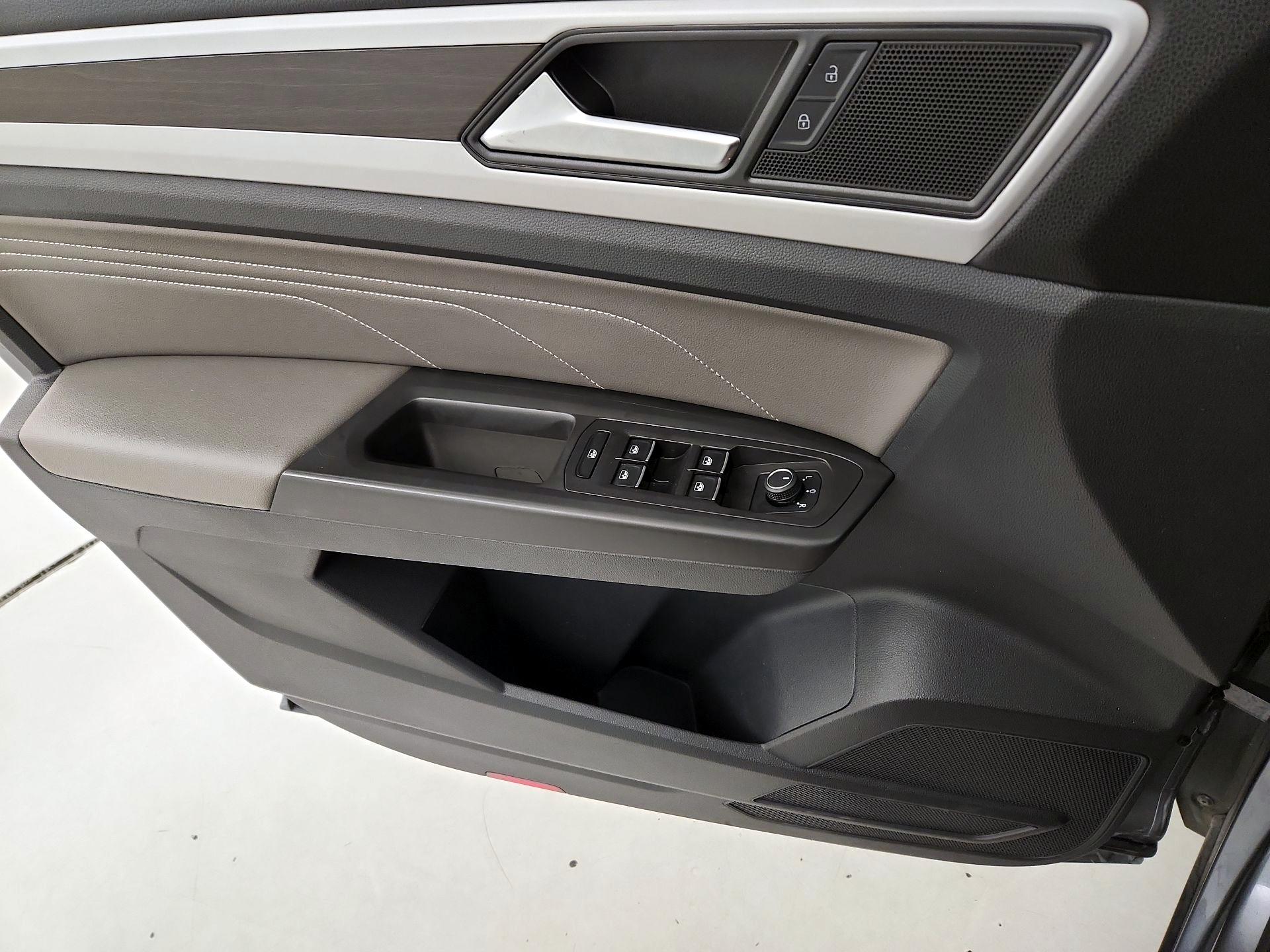 Thumbnail: 2022 Volkswagen Atlas - 12