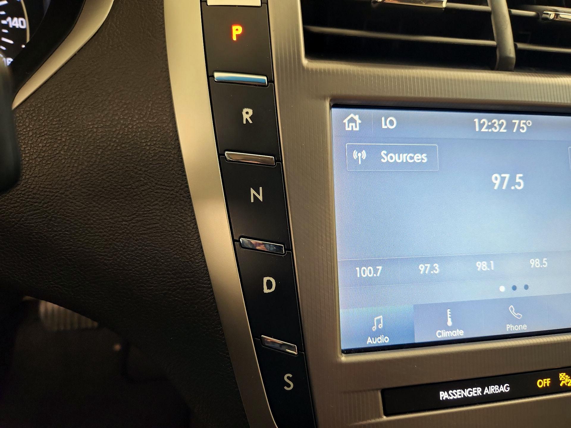 Thumbnail: 2020 Lincoln MKZ - 17