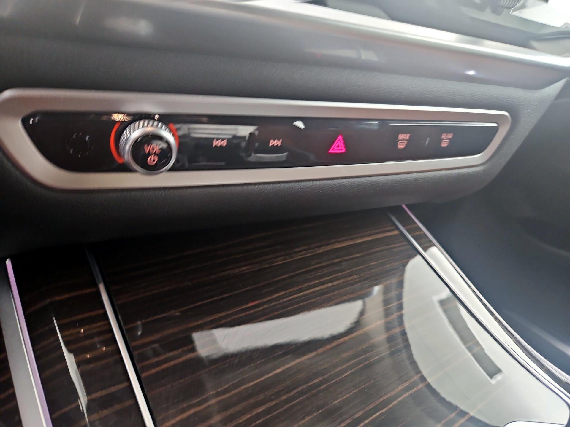 Thumbnail: 2023 BMW X7 - 15