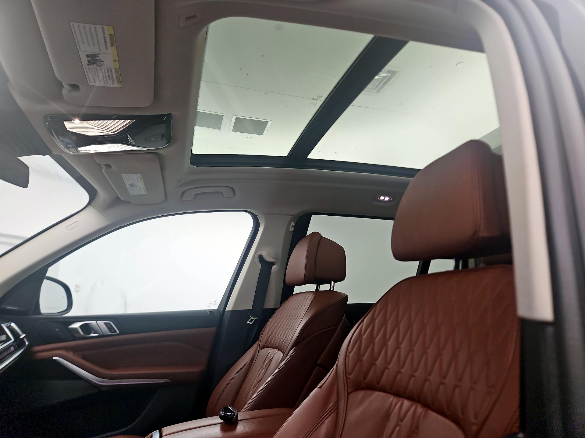 Thumbnail: 2023 BMW X7 - 18
