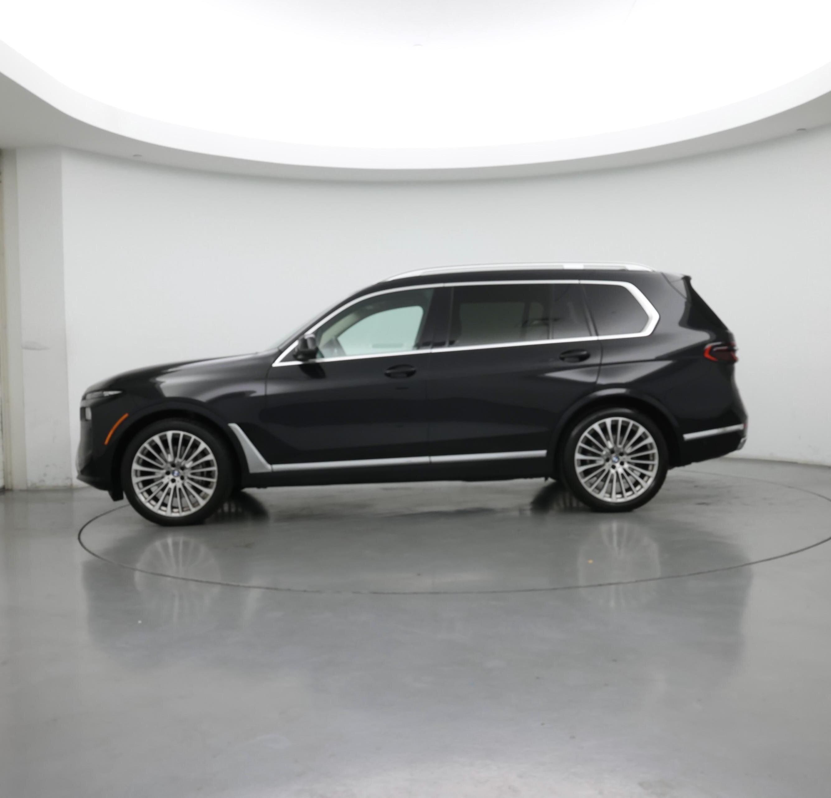 Thumbnail: 2023 BMW X7 - 3