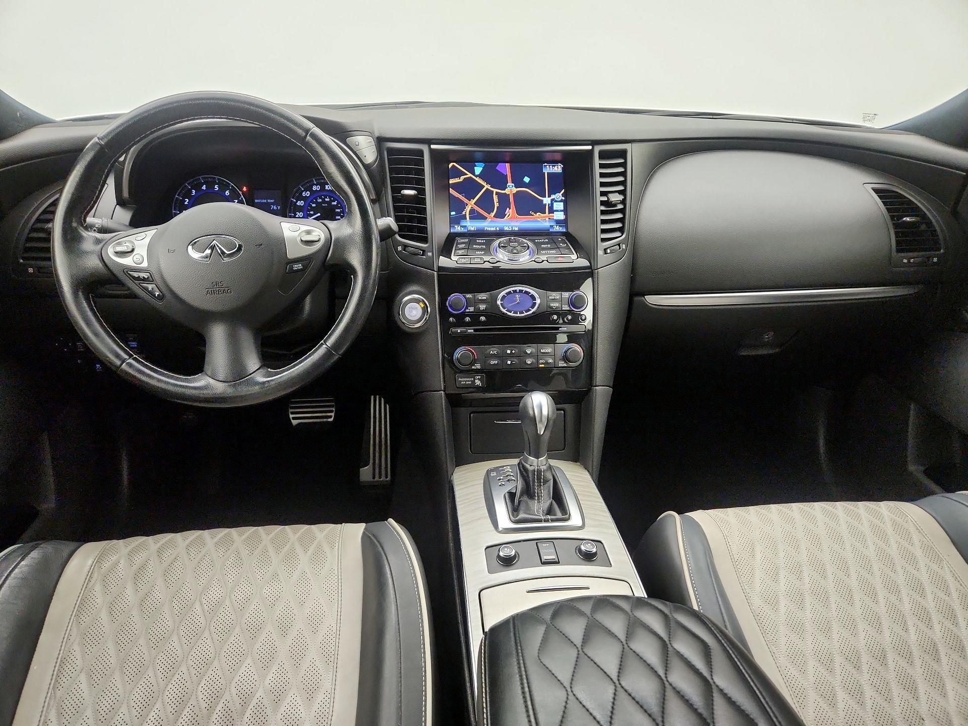 Thumbnail: 2017 INFINITI QX70 - 9