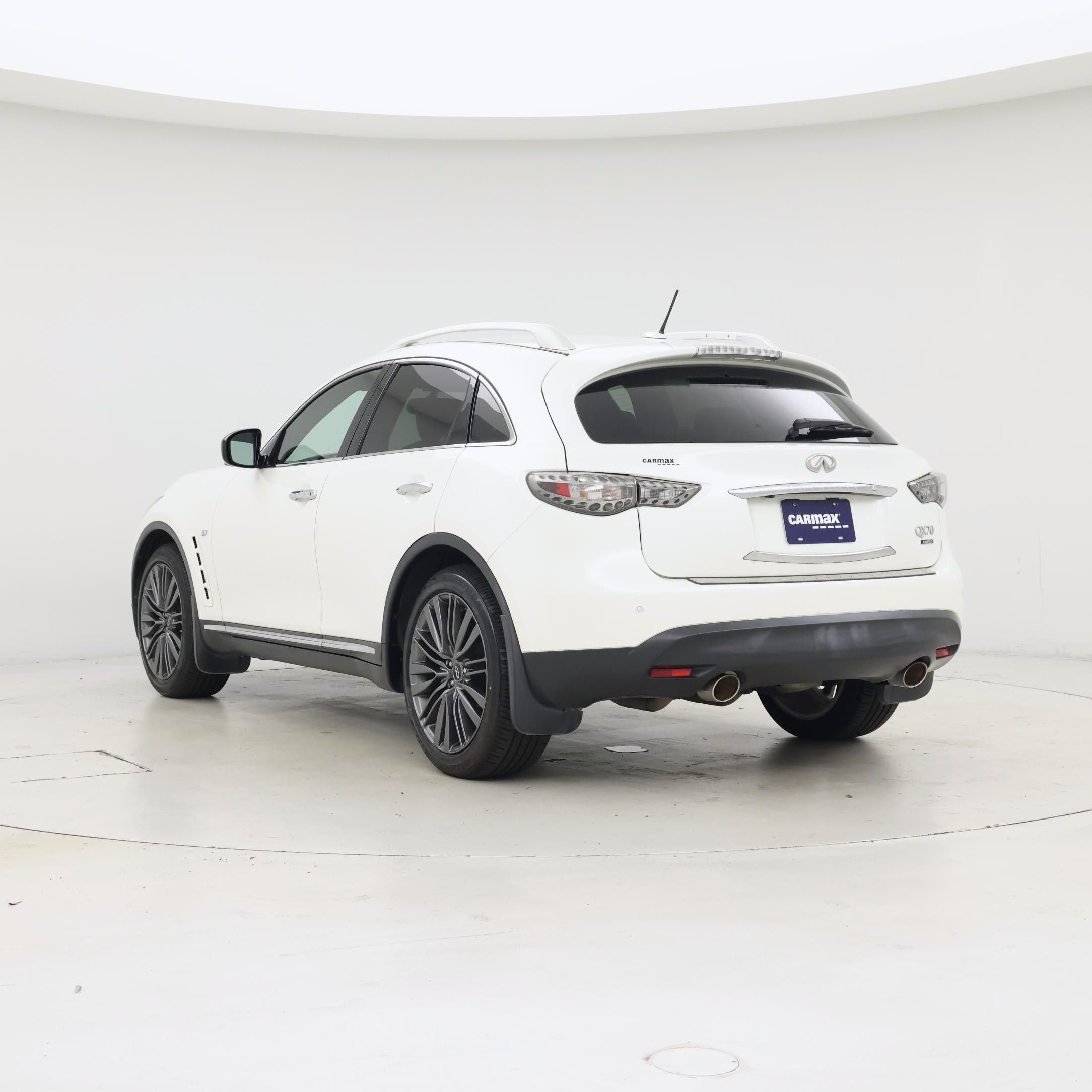 Thumbnail: 2017 INFINITI QX70 - 2