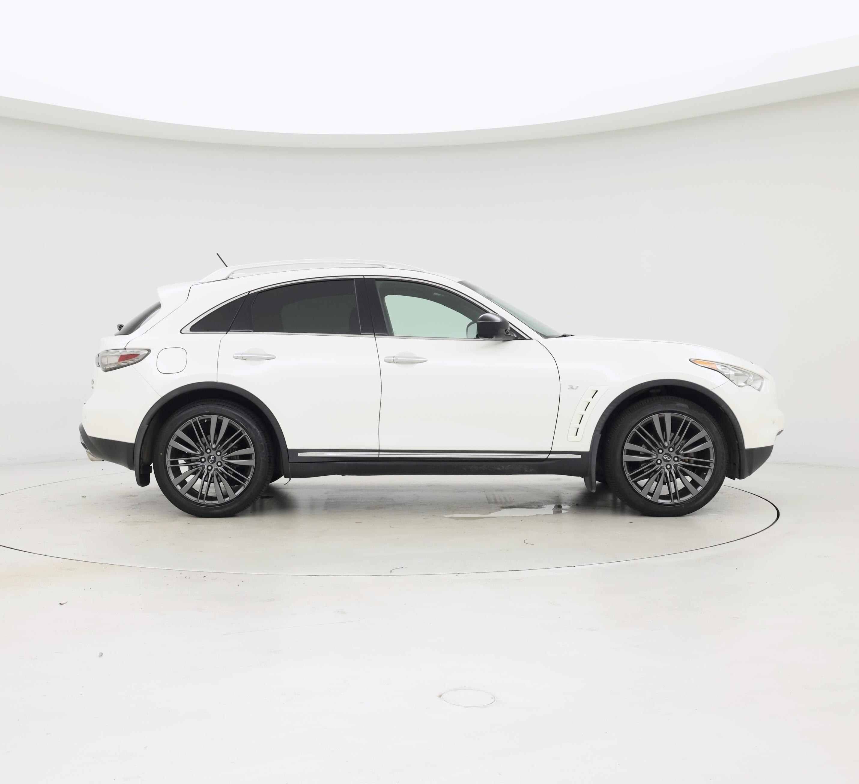 Thumbnail: 2017 INFINITI QX70 - 7