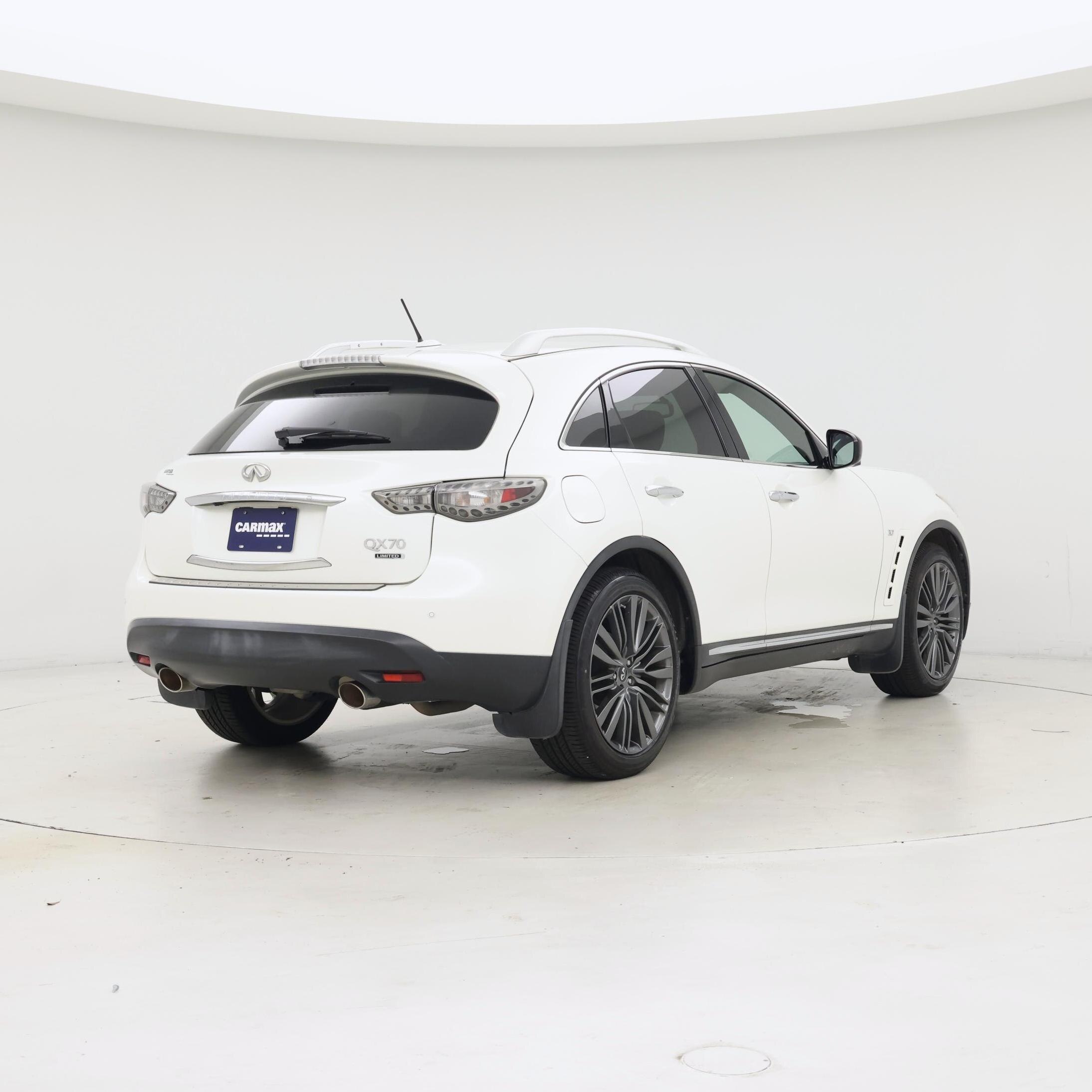 Thumbnail: 2017 INFINITI QX70 - 8