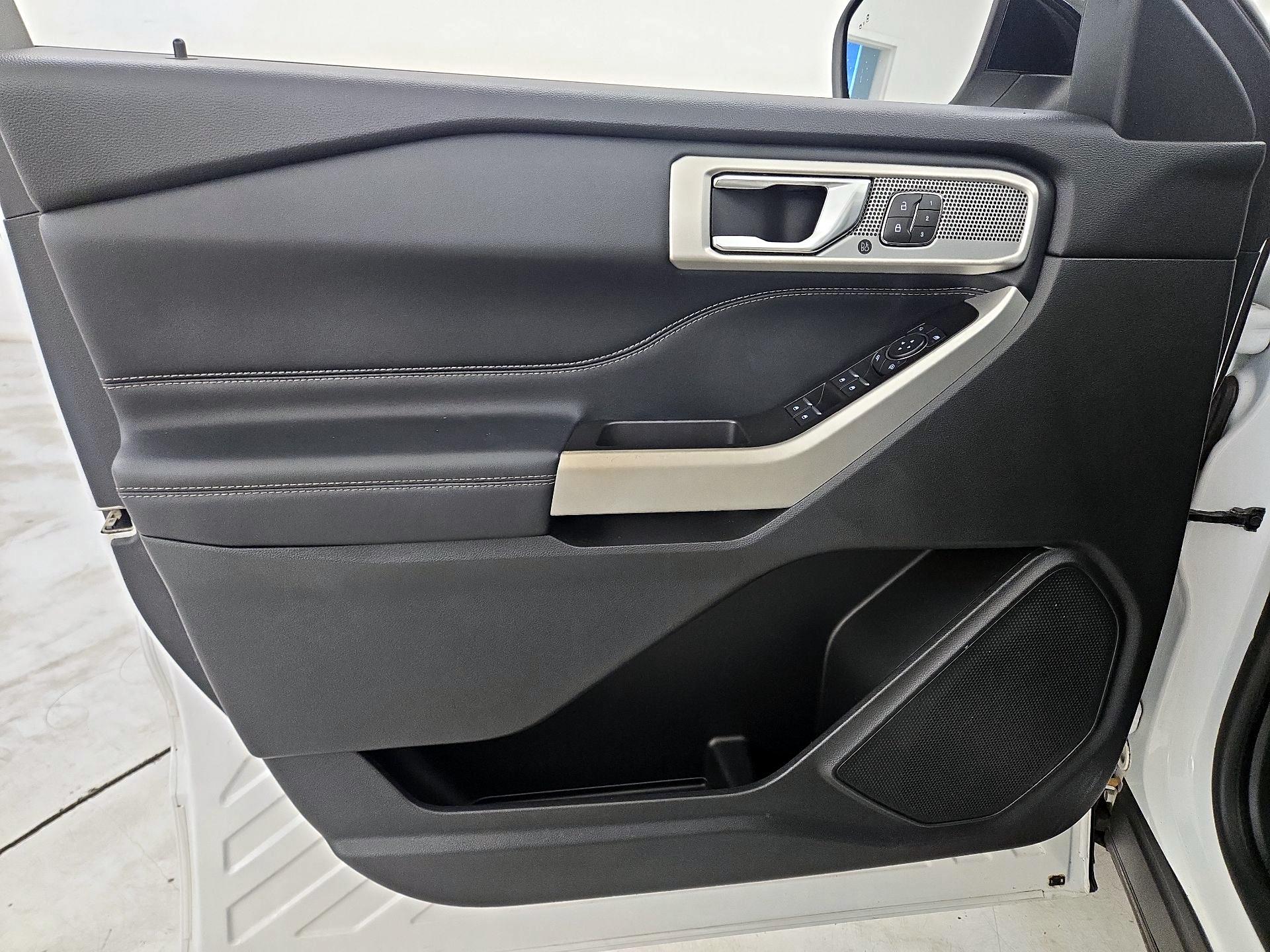 Thumbnail: 2020 Ford Explorer - 12