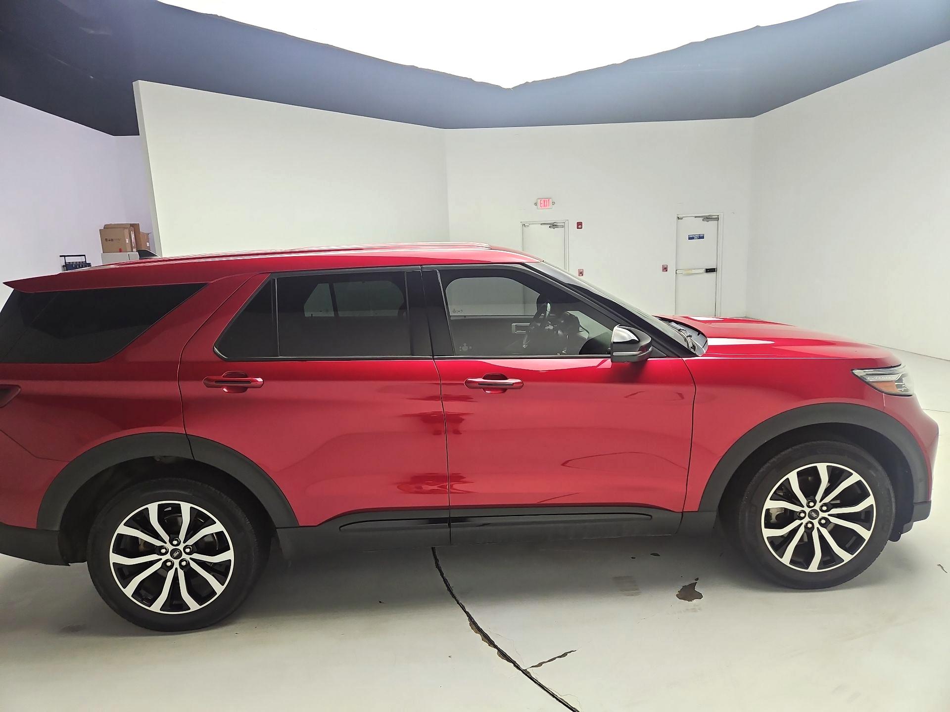 Thumbnail: 2021 Ford Explorer - 4