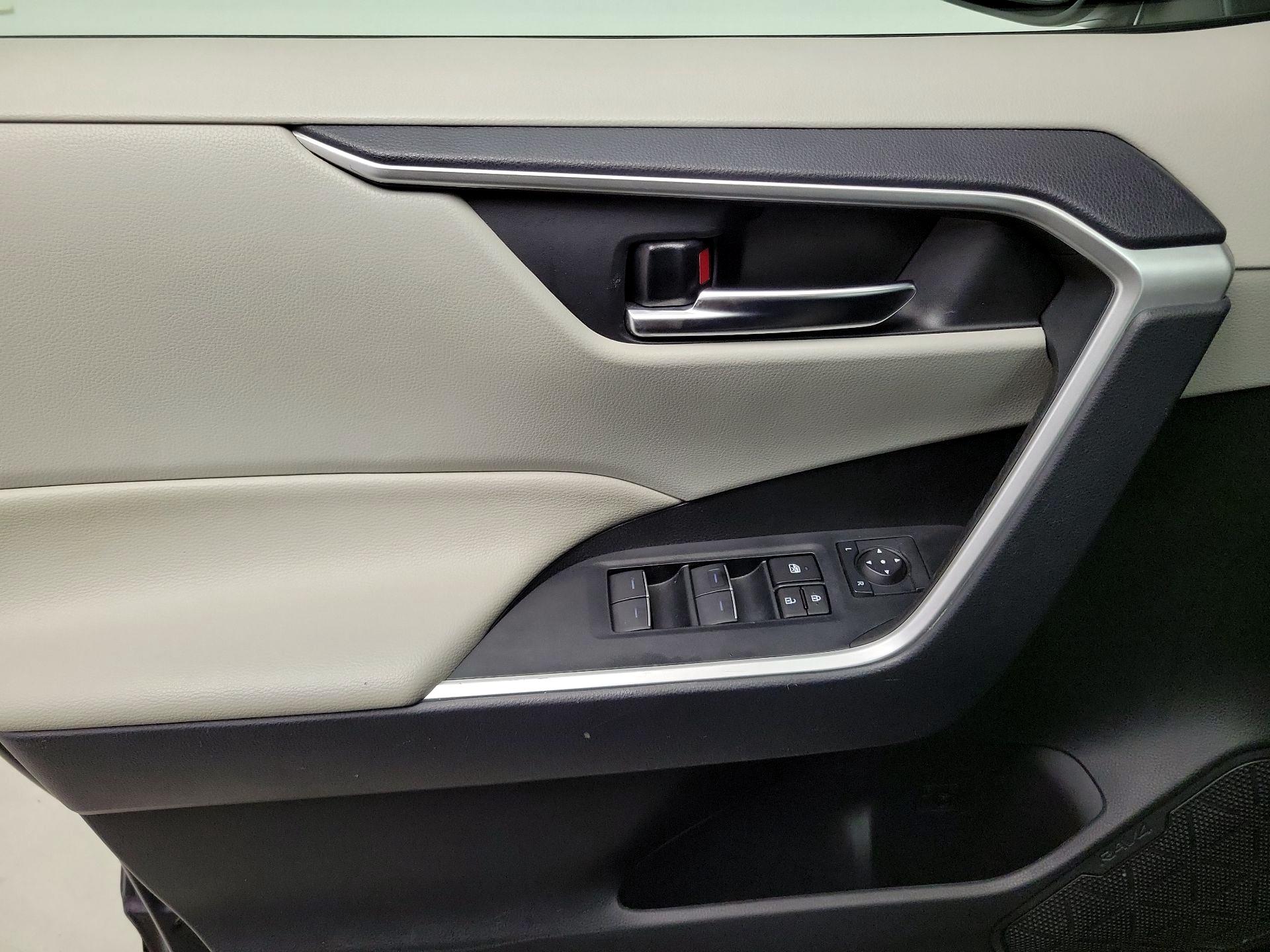 Thumbnail: 2024 Toyota RAV4 - 12