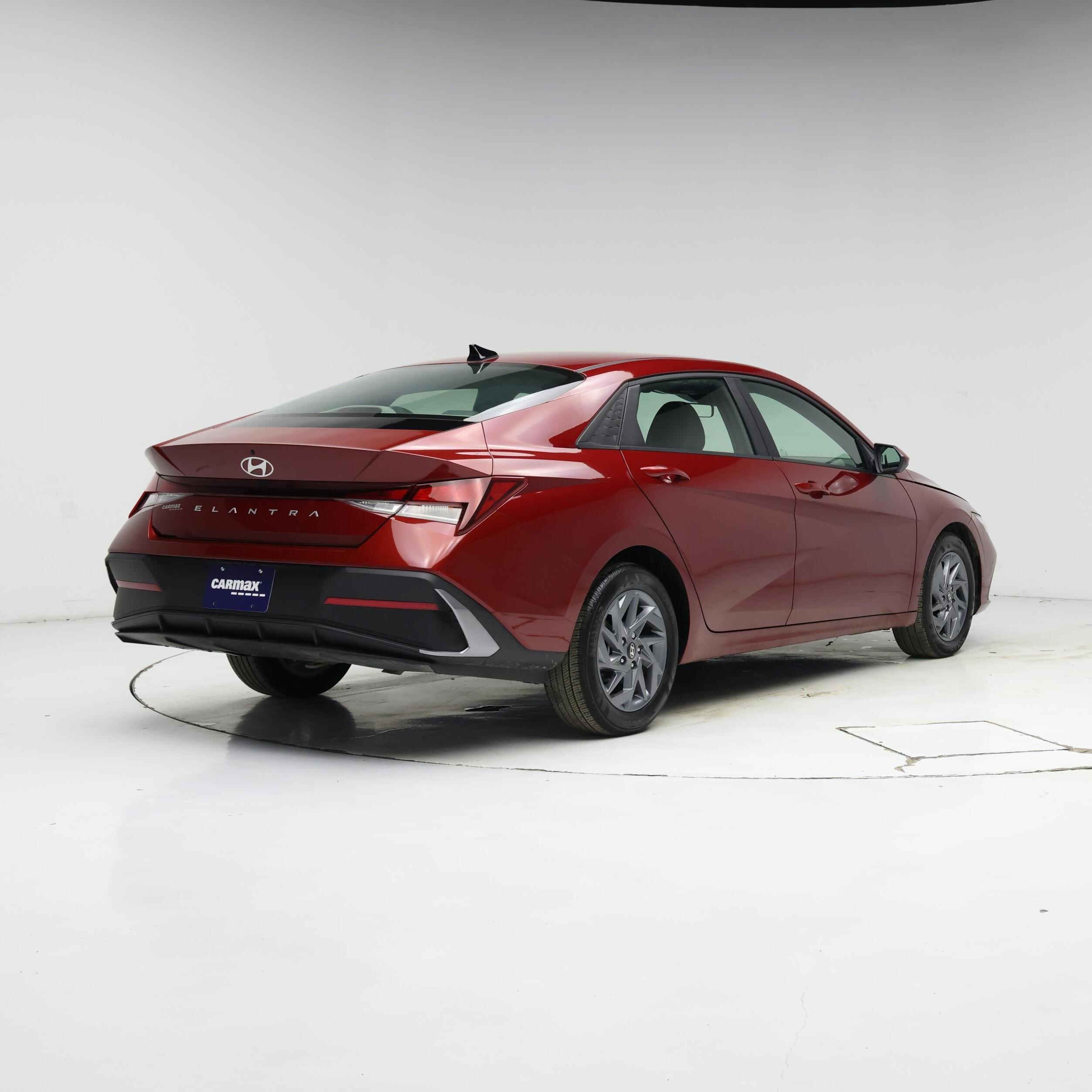 Thumbnail: 2024 Hyundai Elantra - 8